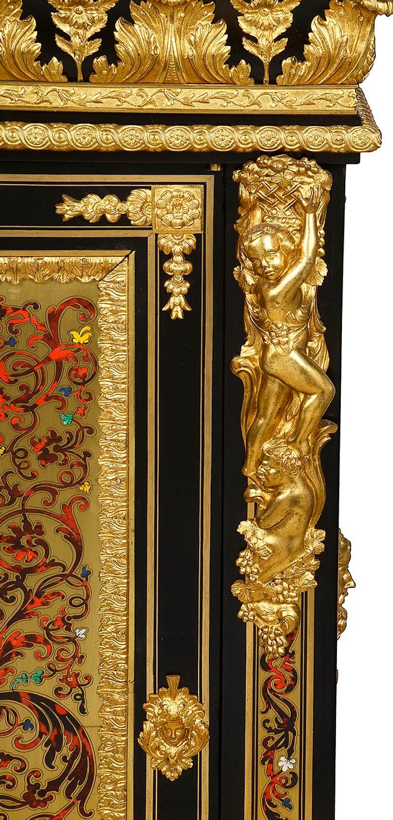 Ottone Grande coppia di Cabunet Boulle francesi del XIX secolo in vendita