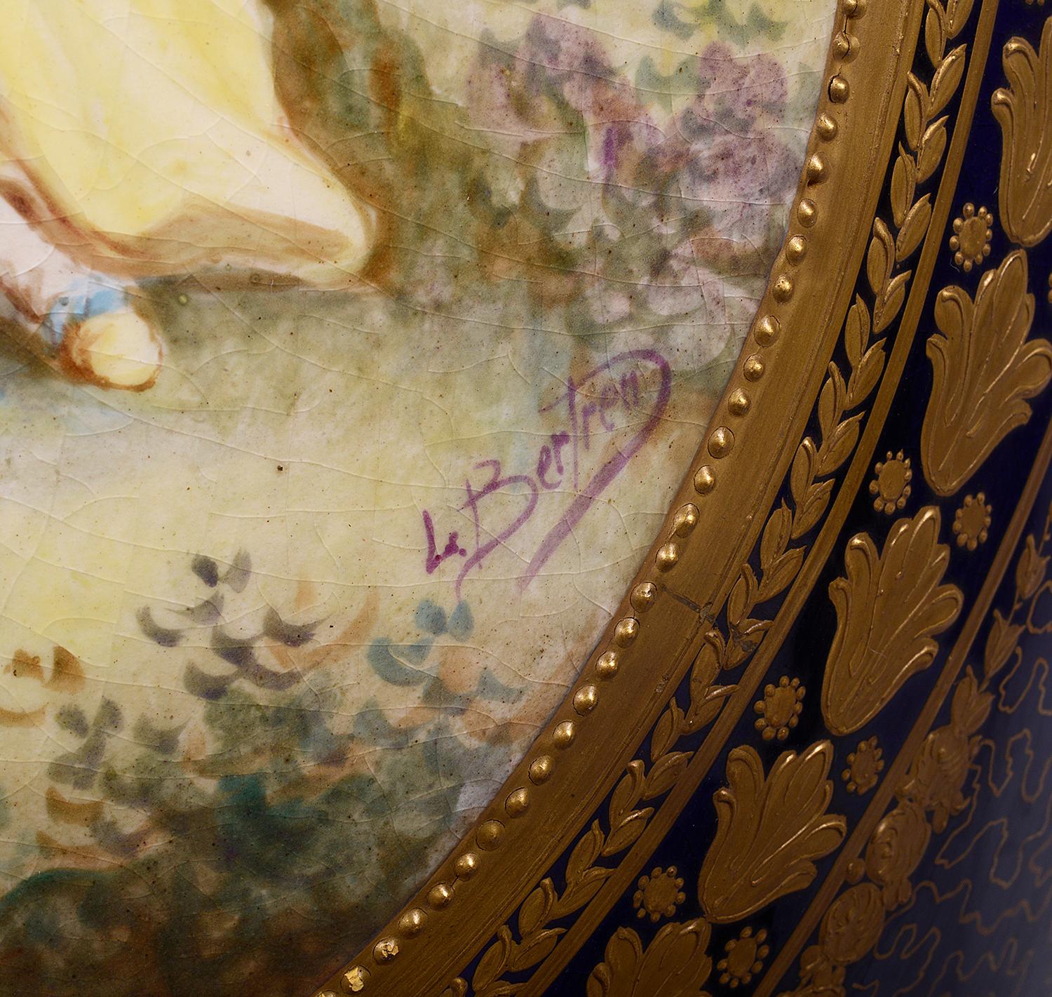 Peint à la main Grande paire de vases de style Sèvres français du 19e siècle en vente