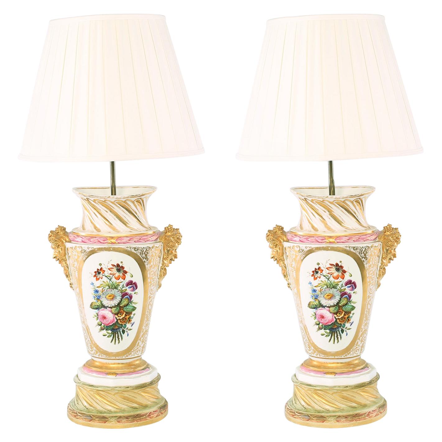 Großes Paar vergoldeter Porzellan-Tischlampen aus dem 19. Jahrhundert