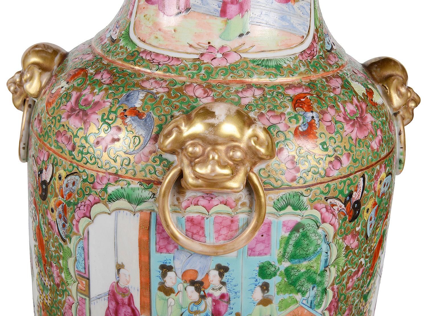 Exportation chinoise Grande paire de vases / lampes à médaillons en forme de rose du 19ème siècle en vente