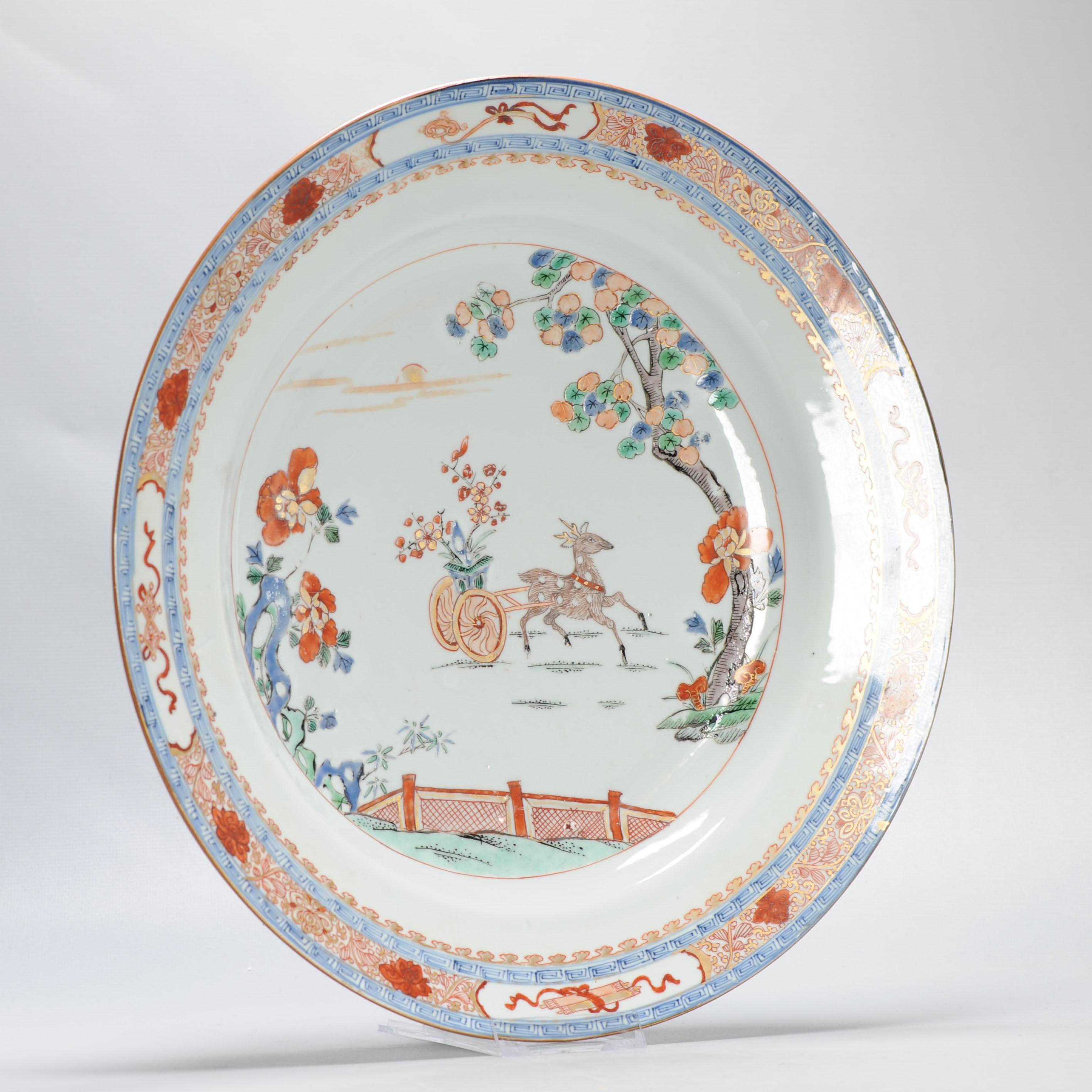 Large Pair Antique Kangxi/Yongzheng Chinese Porcelain Chargers Deer Verte In Excellent Condition For Sale In Amsterdam, Noord Holland