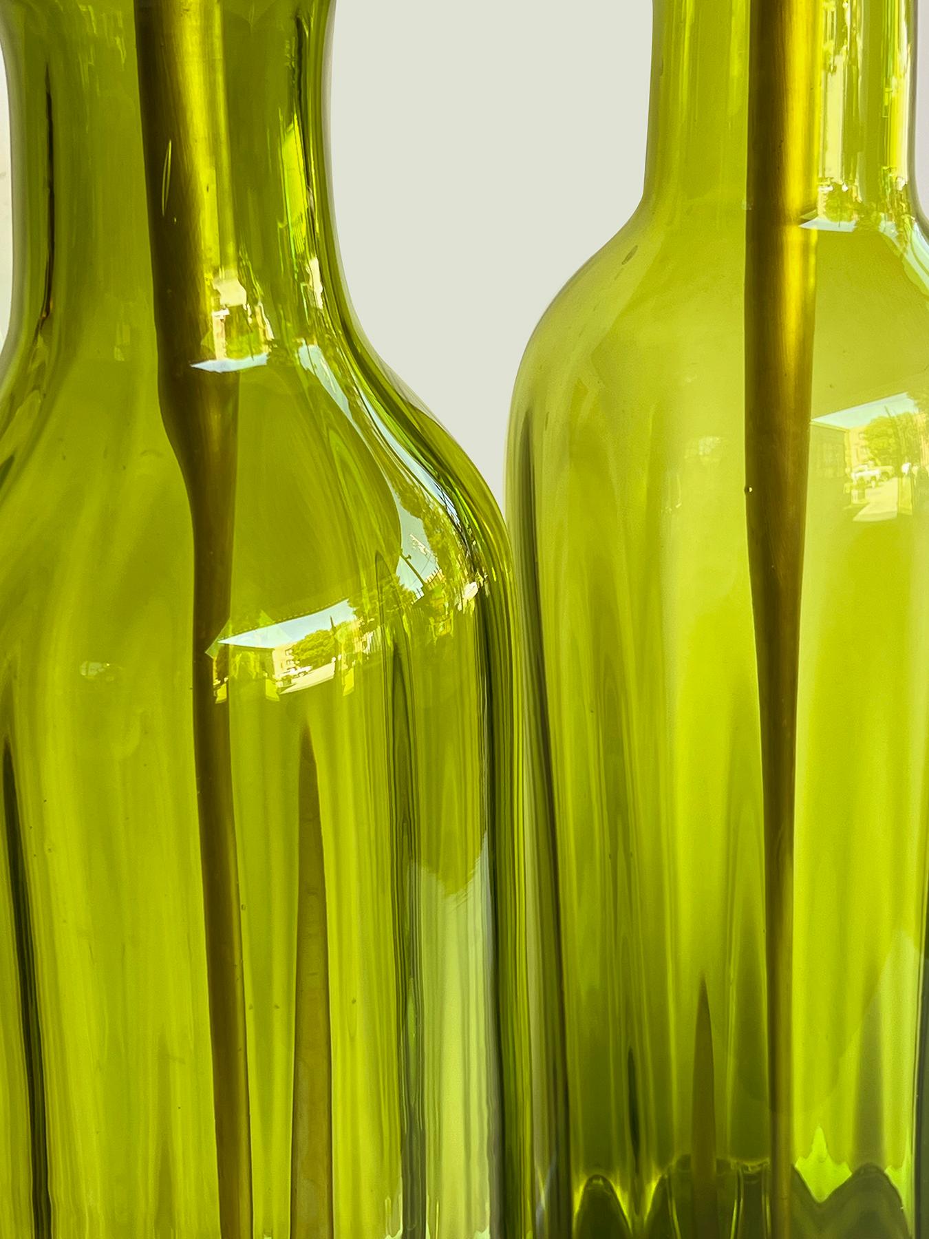Americano Grande coppia di vasi a coste Blenko del metà secolo Greene & Greene ora come lampade in vendita