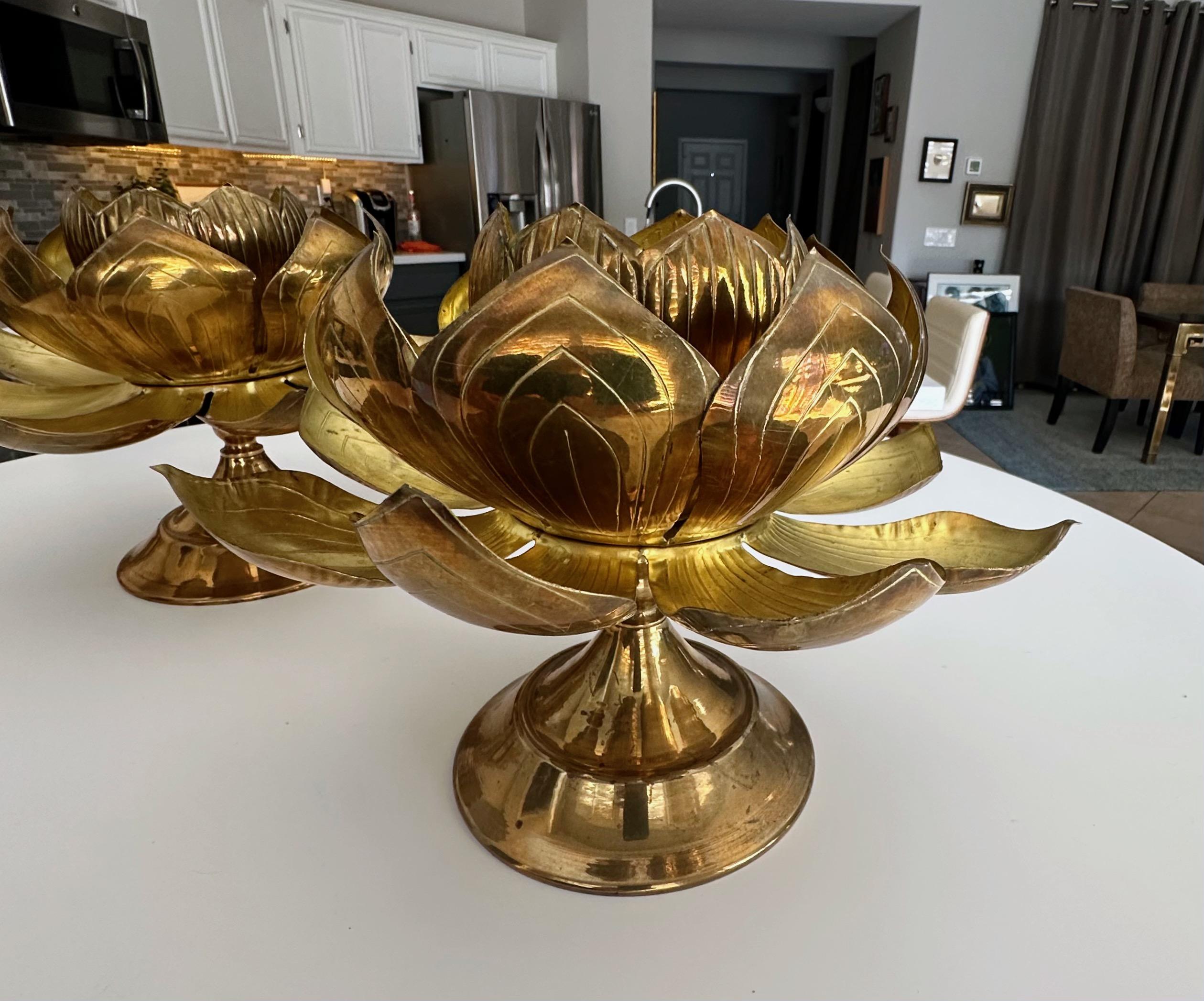 Grande coppia di portacandele in ottone a forma di fiore di loto Feldman in vendita 6