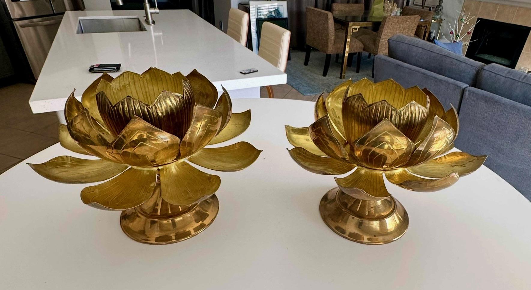Grande coppia di portacandele in ottone a forma di fiore di loto Feldman in vendita 9