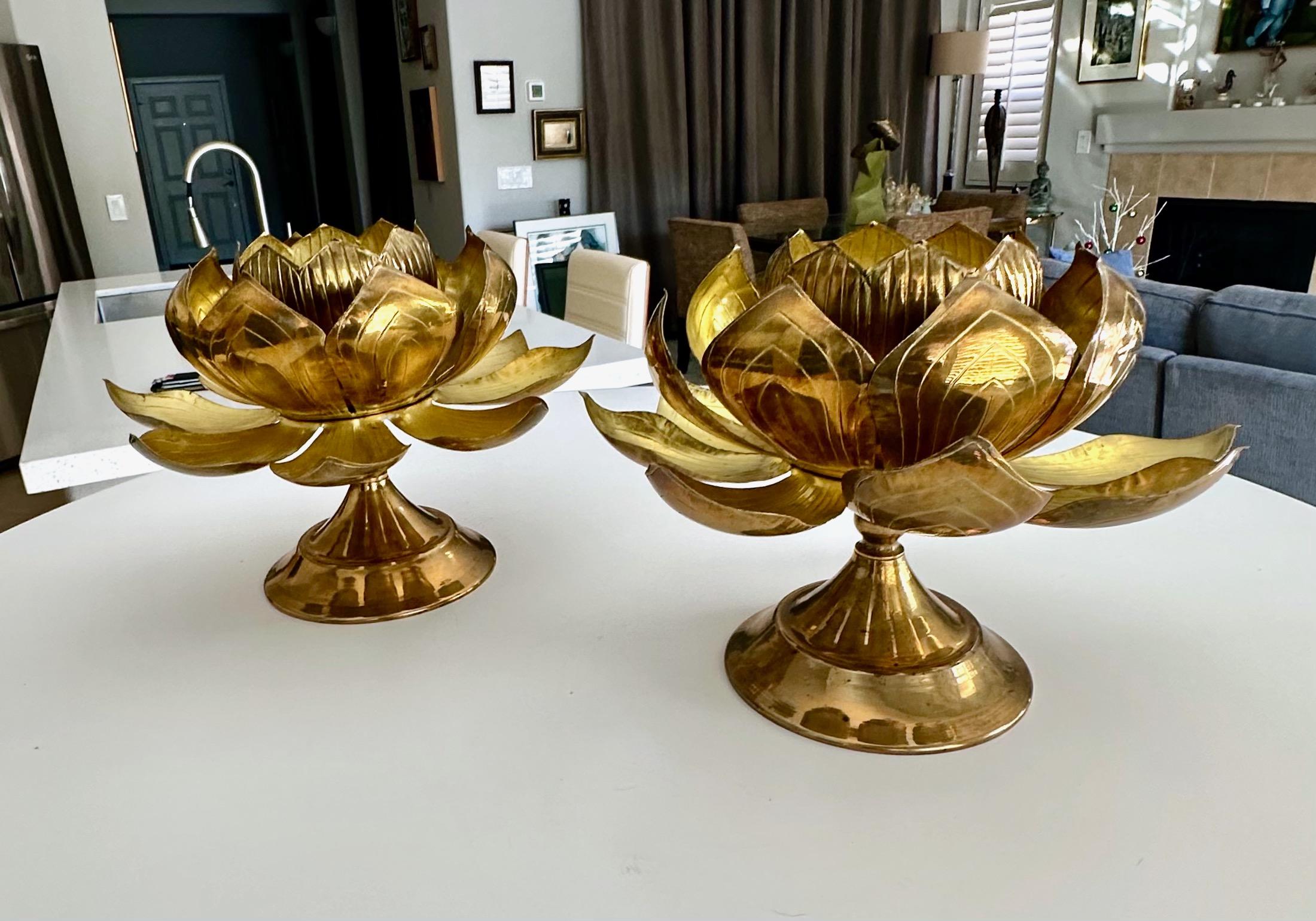 Grande coppia di portacandele in ottone a forma di fiore di loto Feldman in vendita 2