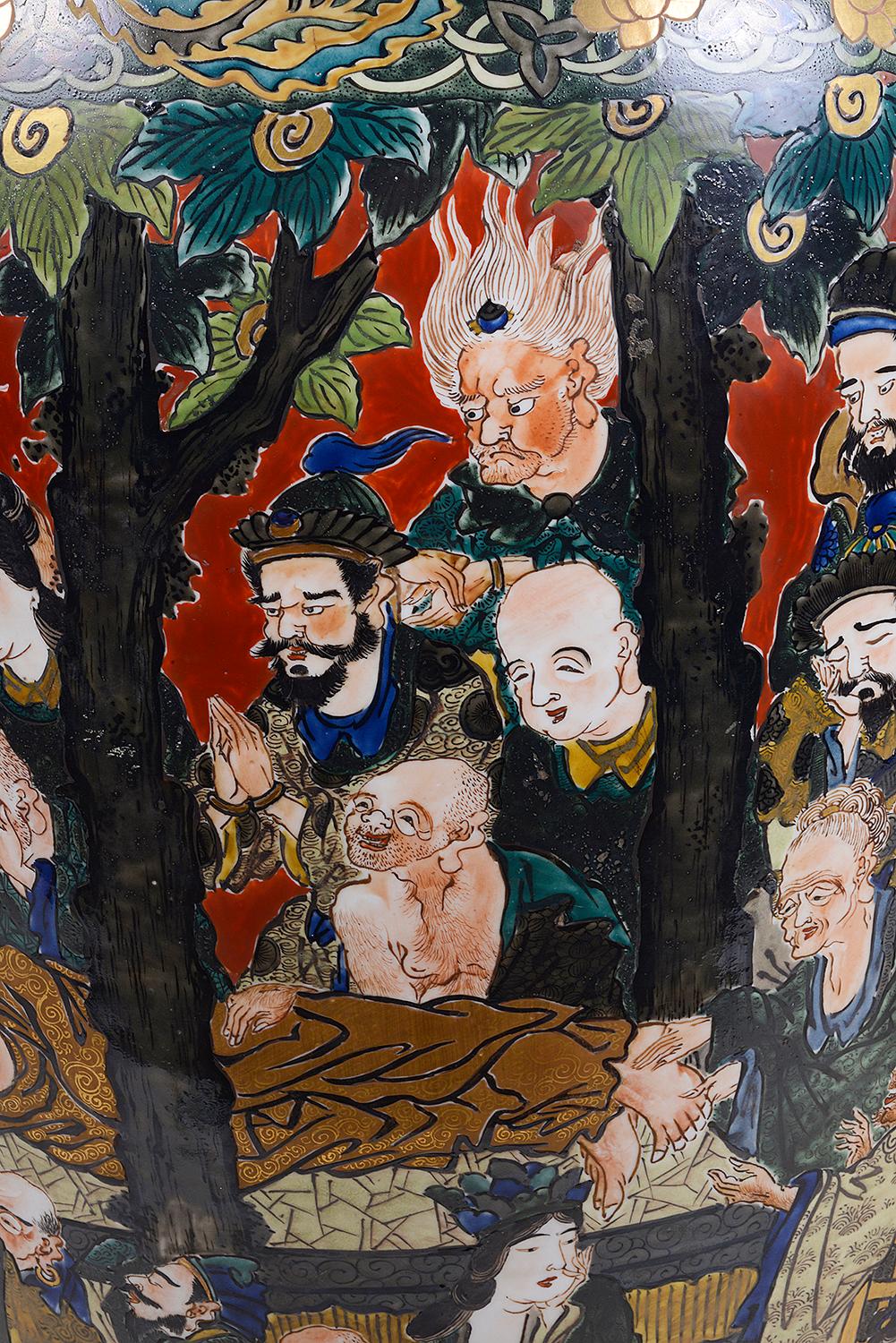 Pareja grande de jarrones japoneses de porcelana Kutani de hacia el siglo XIX en venta 2