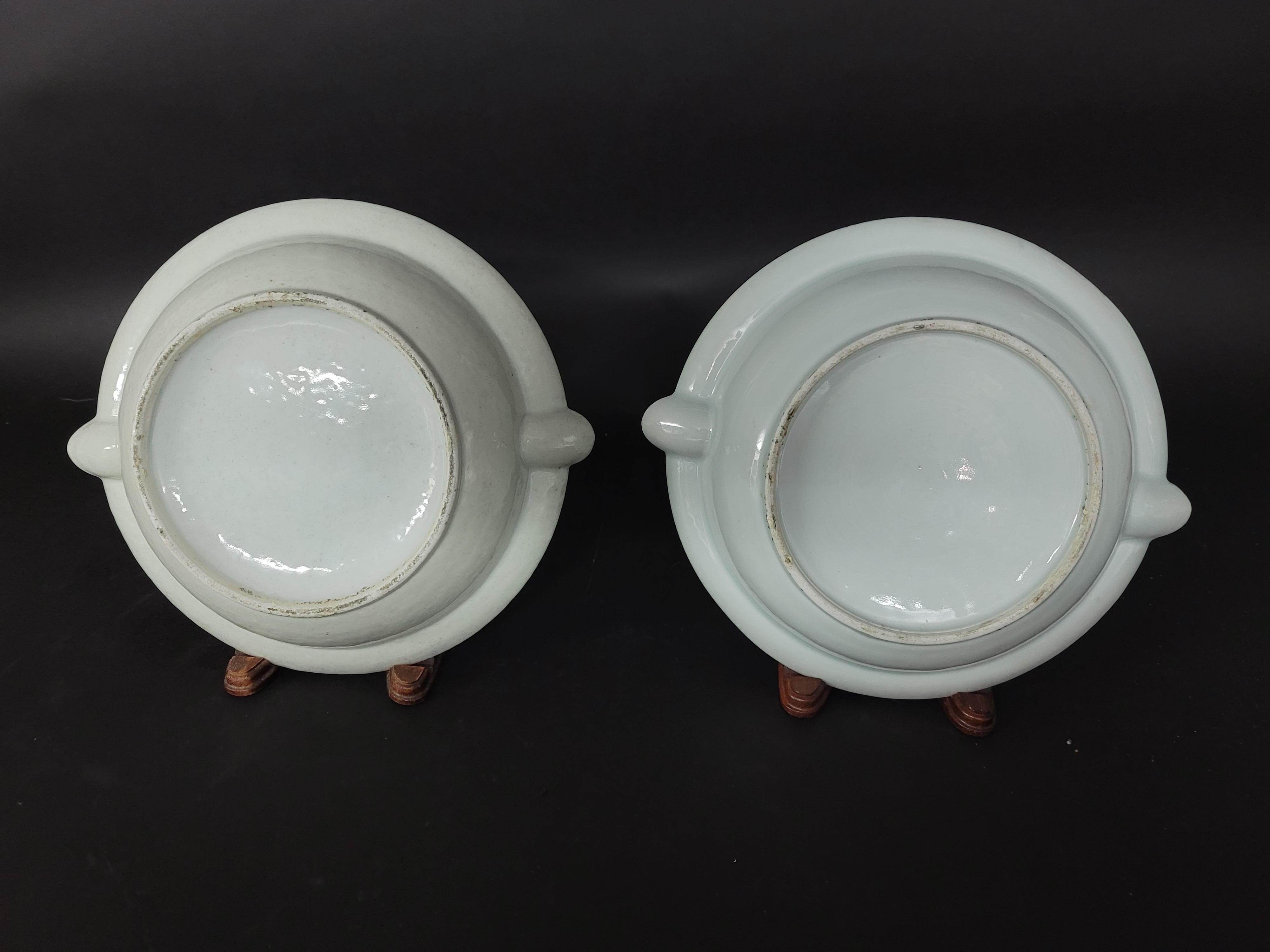 Large Pair Chinese Export Armorial Warming Plates Chauncey Family, Circa 1815 For Sale 3
