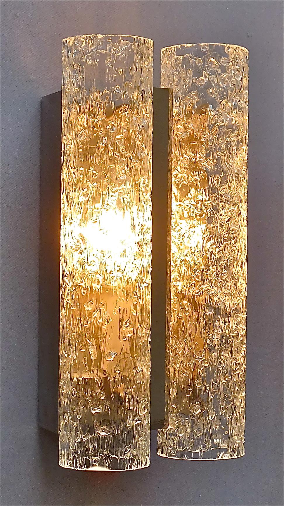 Großes Paar Doria-Wandleuchter aus verchromtem Metall und Murano-Eisglasröhren im Venini-Stil, 1960er Jahre im Angebot 8