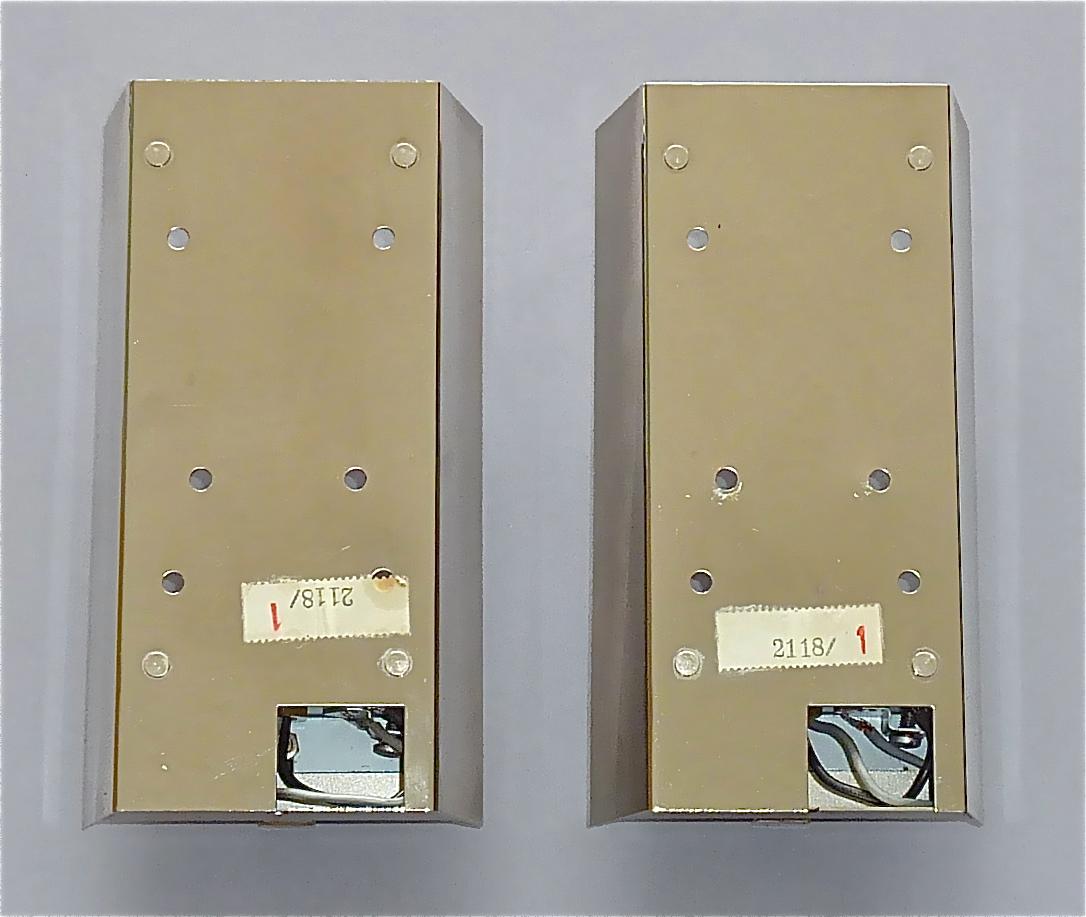 Großes Paar Doria-Wandleuchter aus verchromtem Metall und Murano-Eisglasröhren im Venini-Stil, 1960er Jahre im Angebot 2