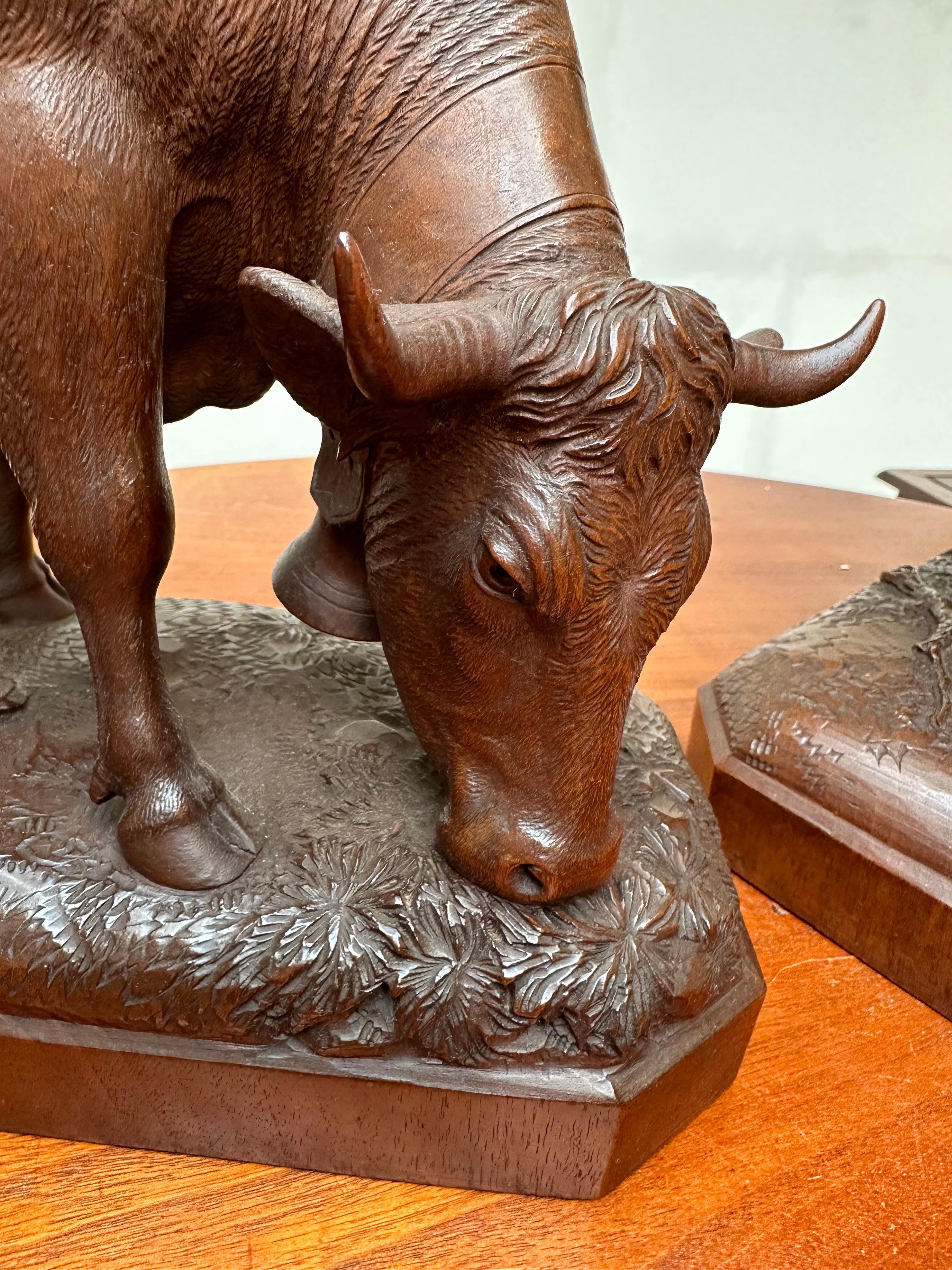 Patinated Large Pair & Finest Quality, Antique Nutwood Swiss Black Forest Bull and Cow