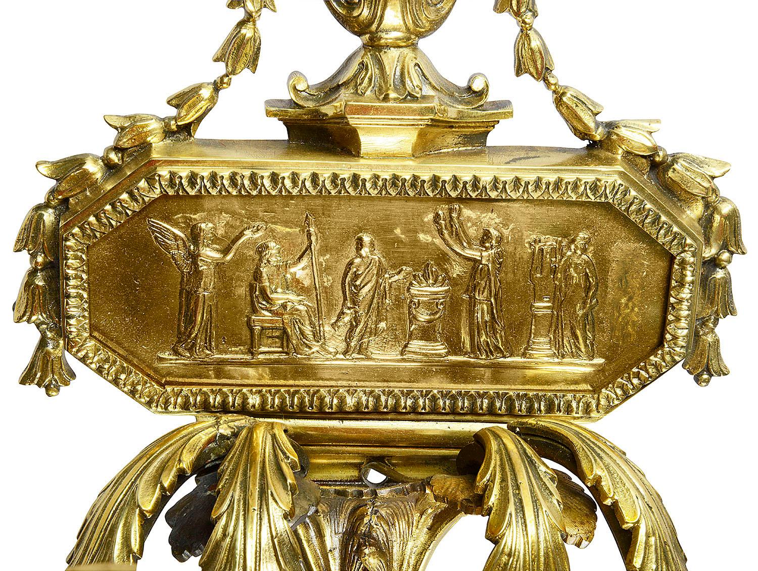 Großes Paar französischer Goldbronze-Wandleuchten aus dem 19. Jahrhundert (Französisch) im Angebot