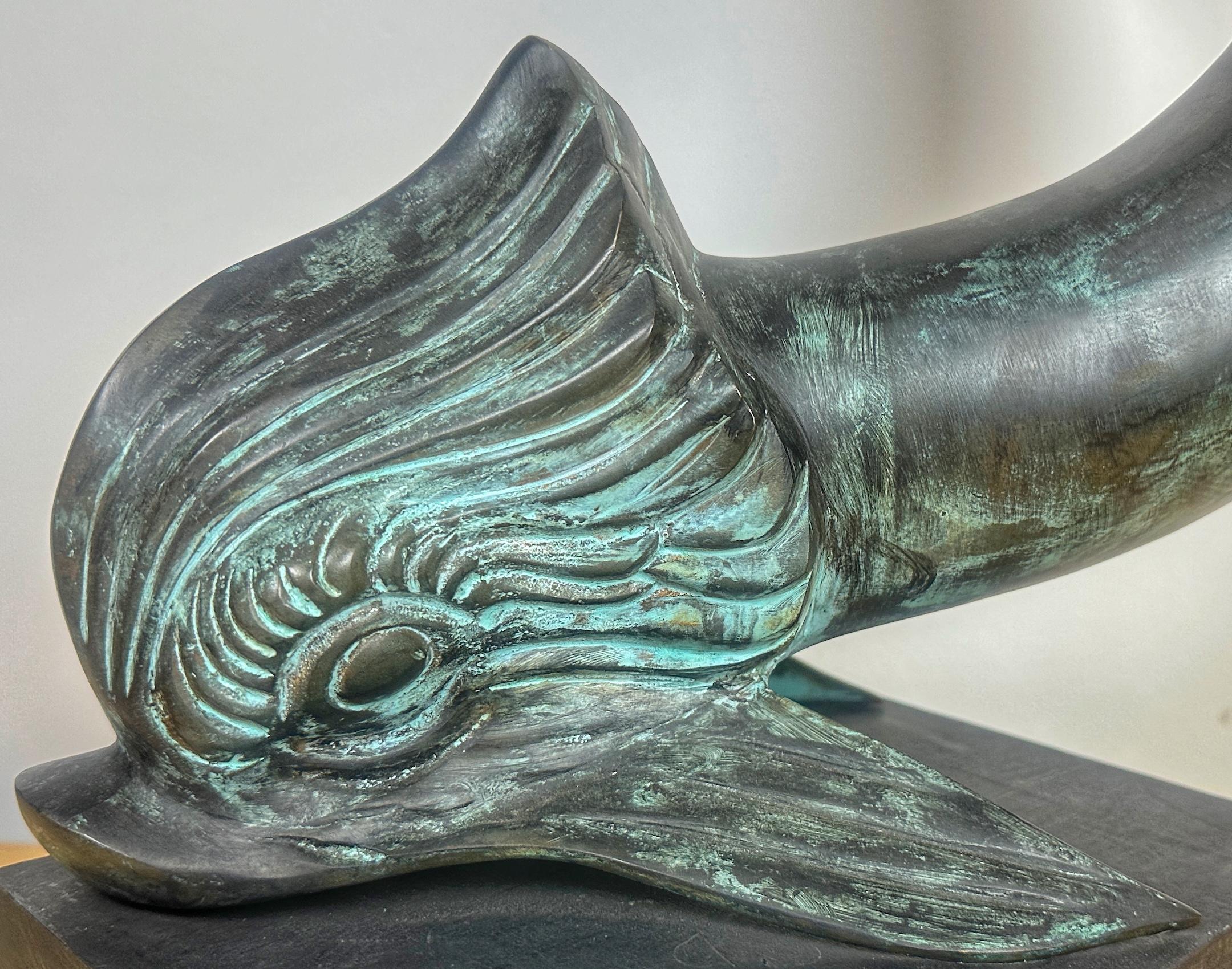 Grande paire de lampes françaises en bronze à motif de dauphins, style E. Guillemard en vente 8