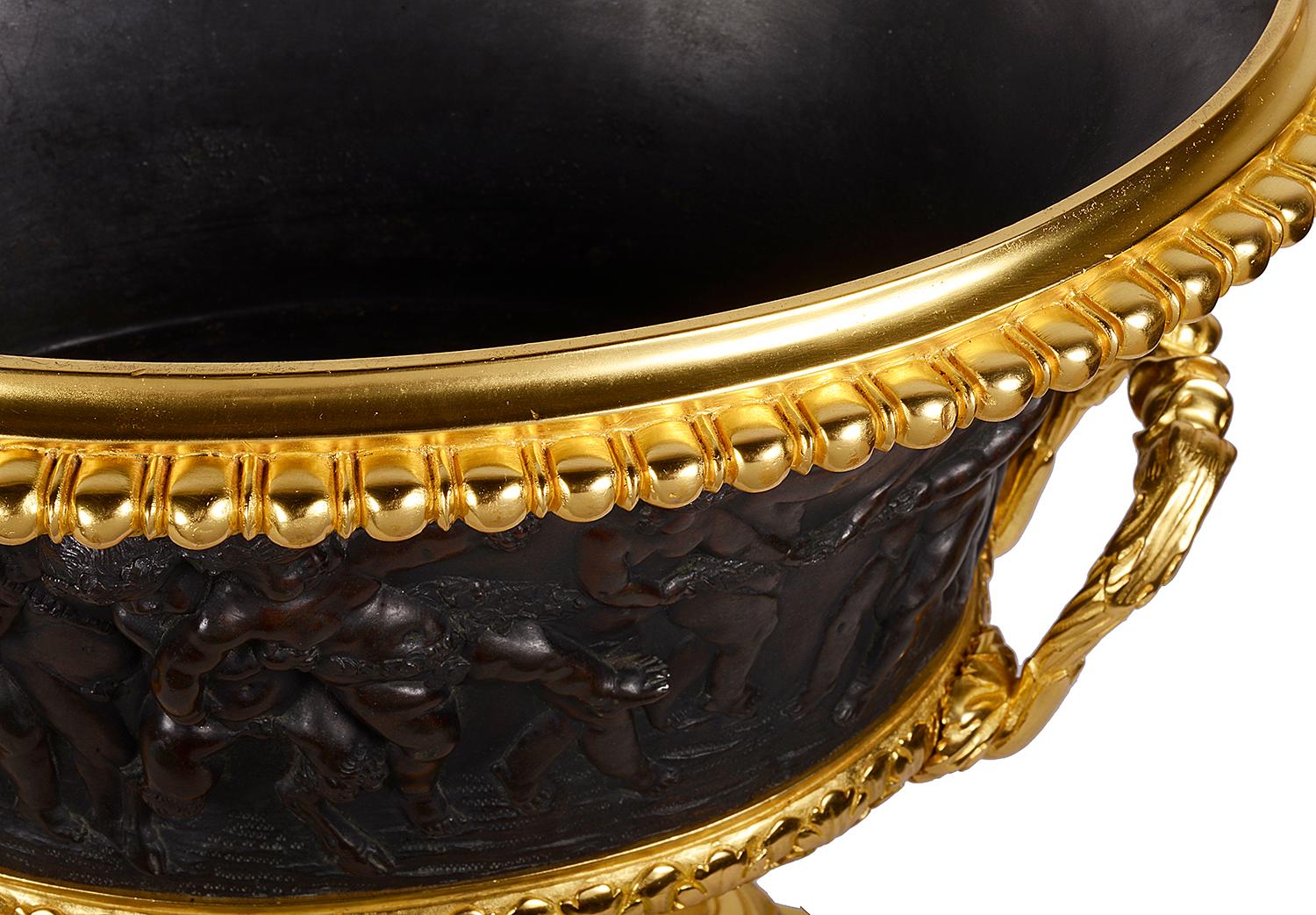XIXe siècle Grande paire d'urnes Campana en bronze Grand Tour, 19ème siècle en vente