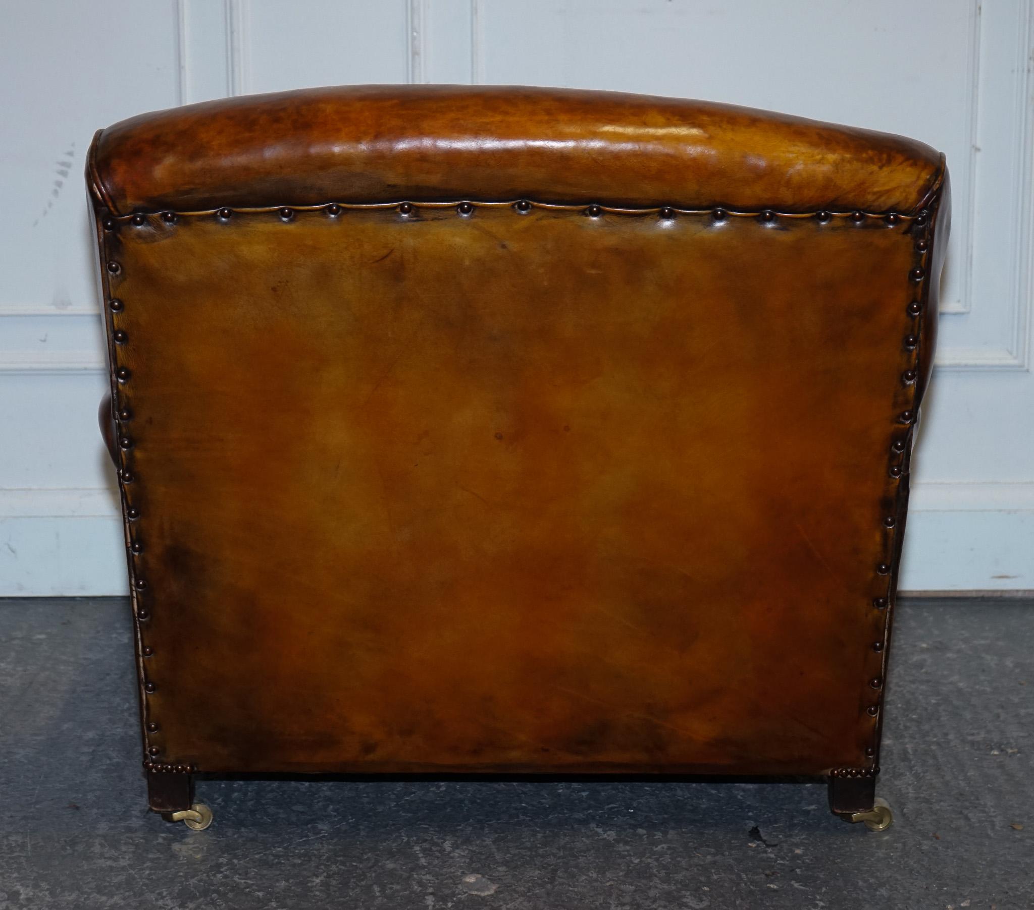 GRANDE COPPIA DI POLTRONE IN PELLE STILE Howard TINTE A MANO CUSCINI IN PIUMA in vendita 4