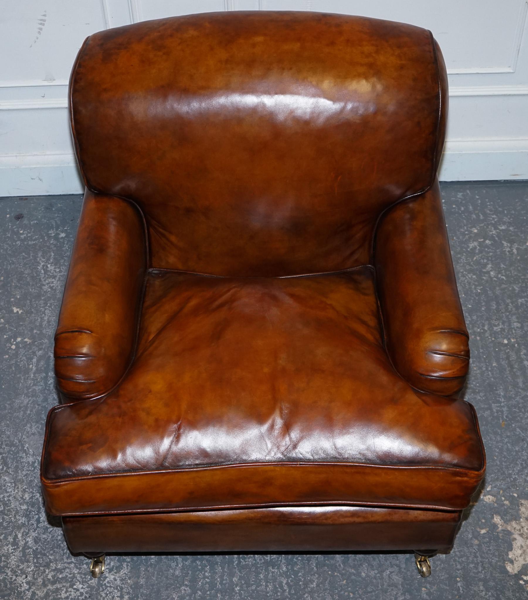 GRANDE COPPIA DI POLTRONE IN PELLE STILE Howard TINTE A MANO CUSCINI IN PIUMA in vendita 6