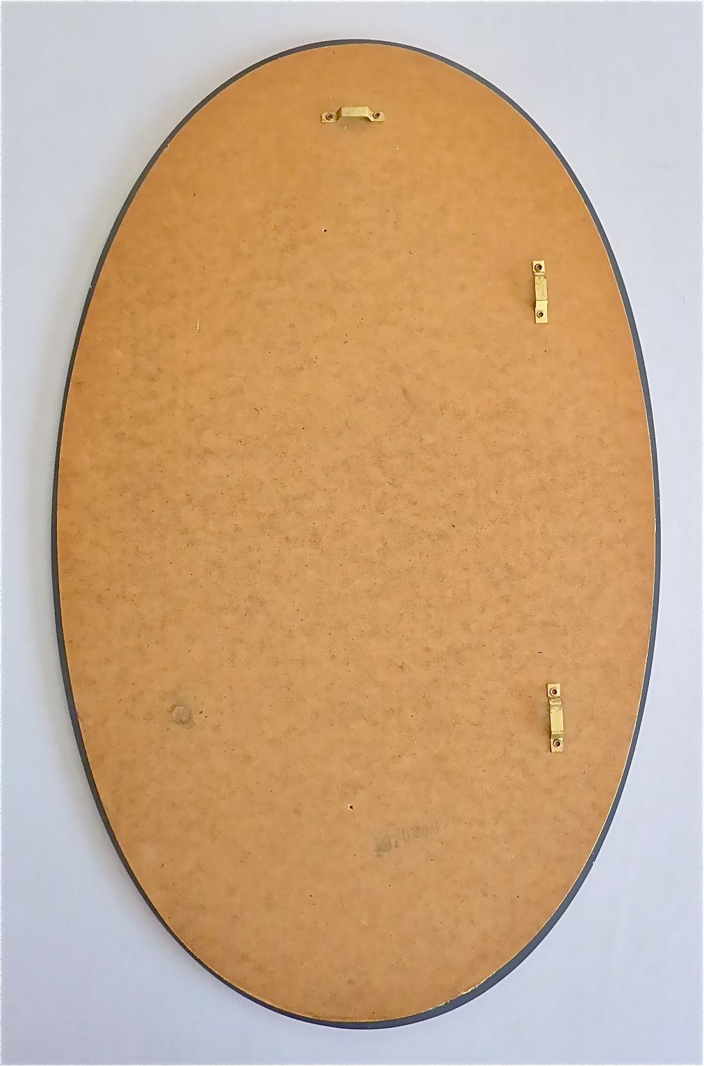 Großes Paar italienischer ovaler Spiegel aus facettiertem Kristallglas Fontana Arte aus der Mitte des Jahrhunderts (Mitte des 20. Jahrhunderts) im Angebot