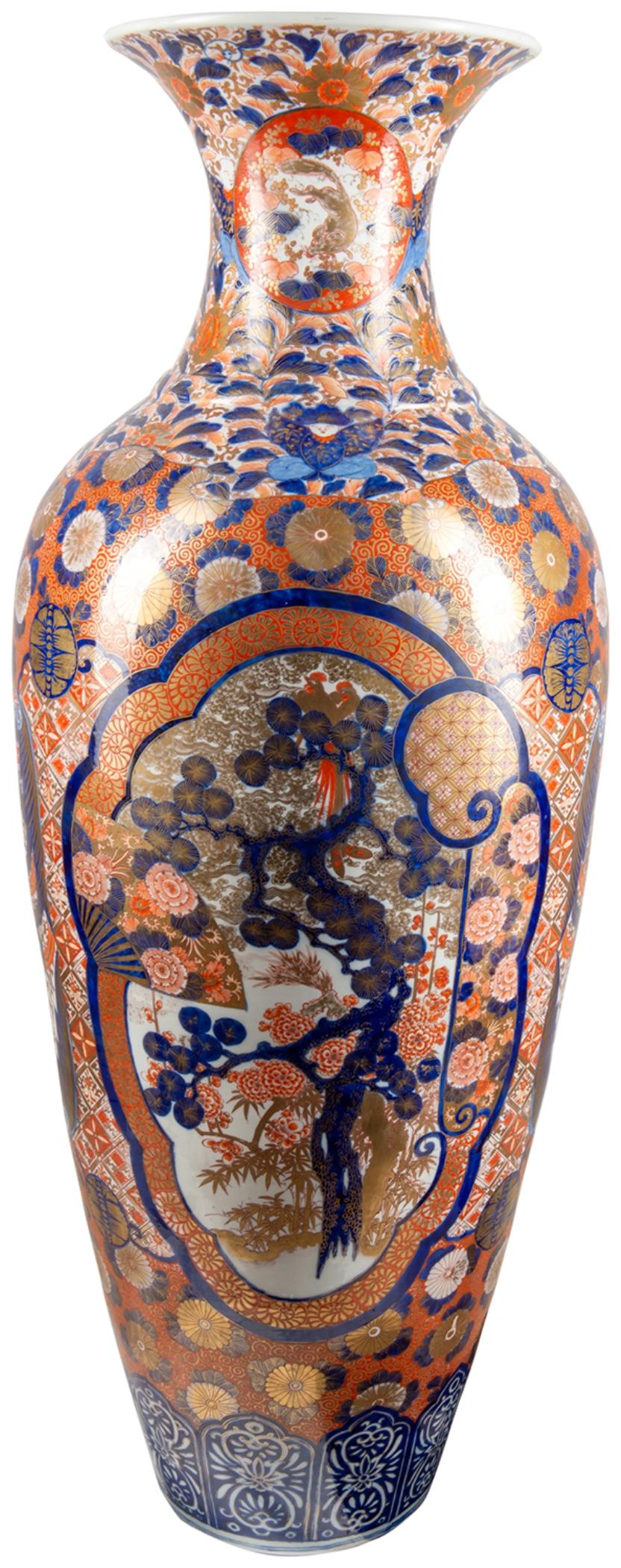 Japonisme Large Pair of Japanese Imari Porcelain Vase, circa 1880