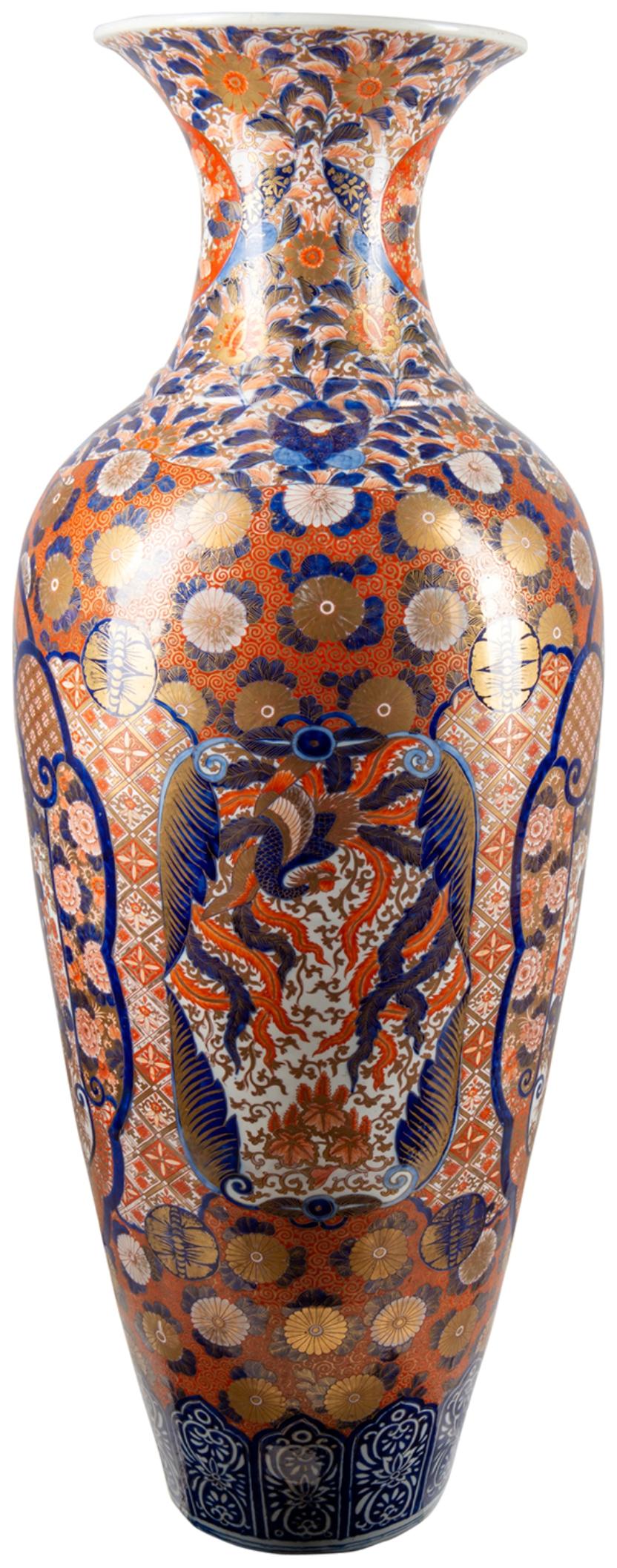 19th Century Large Pair of Japanese Imari Porcelain Vase, circa 1880
