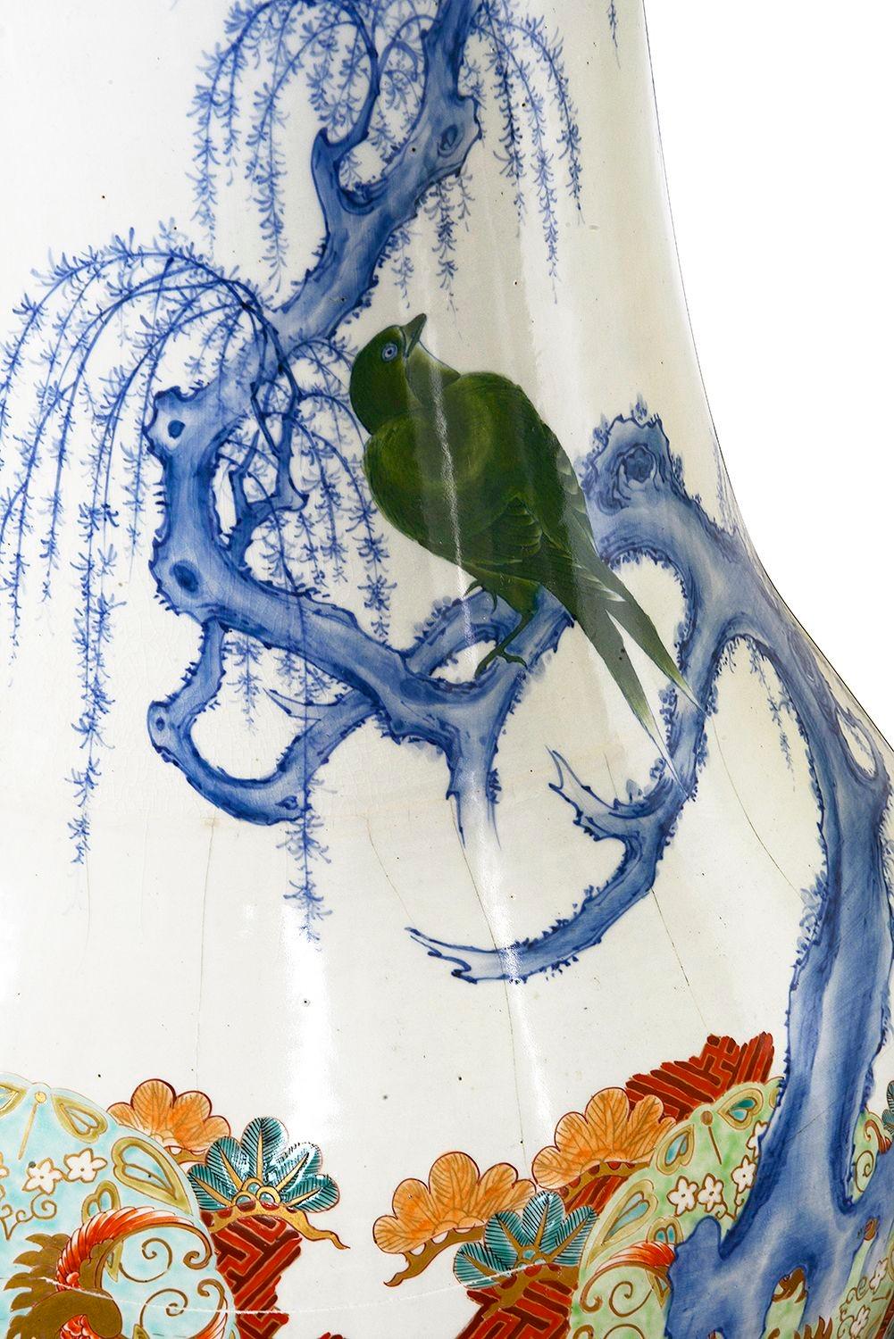 Porcellana Grande coppia di vasi Imari giapponesi, circa 1890. in vendita