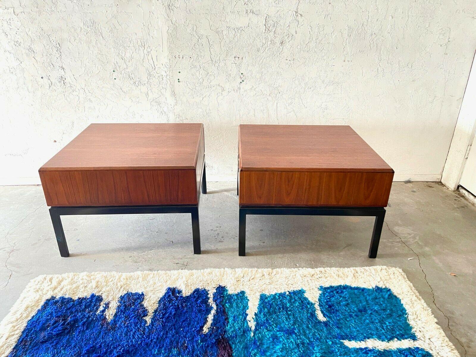 Mid-Century Modern Large Pair Mid Century Modern Harvey Probber Founders Walnut End/ Side Tables