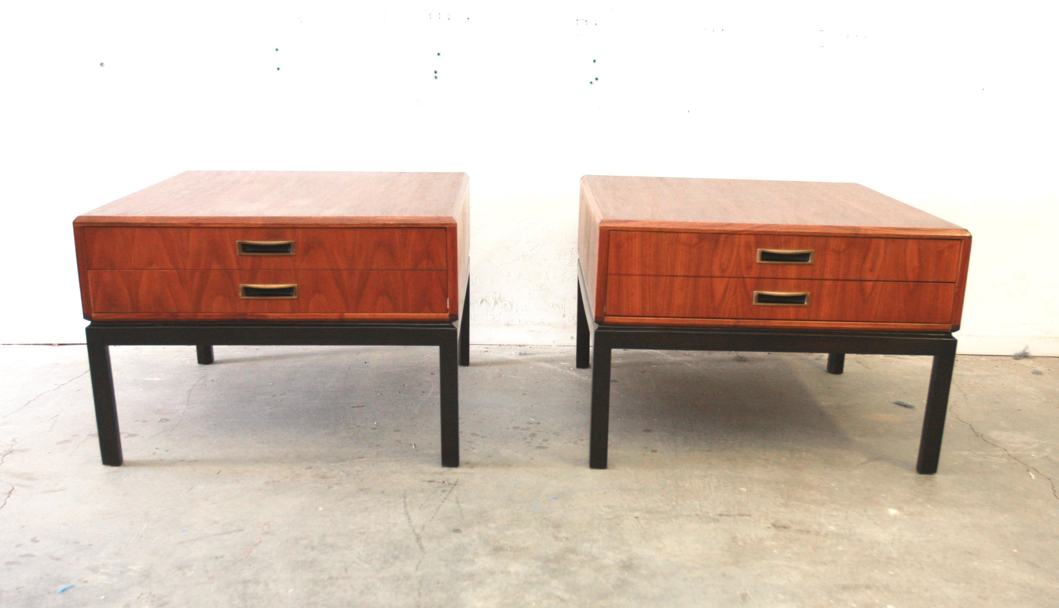 American Large Pair Mid Century Modern Harvey Probber Founders Walnut End/ Side Tables