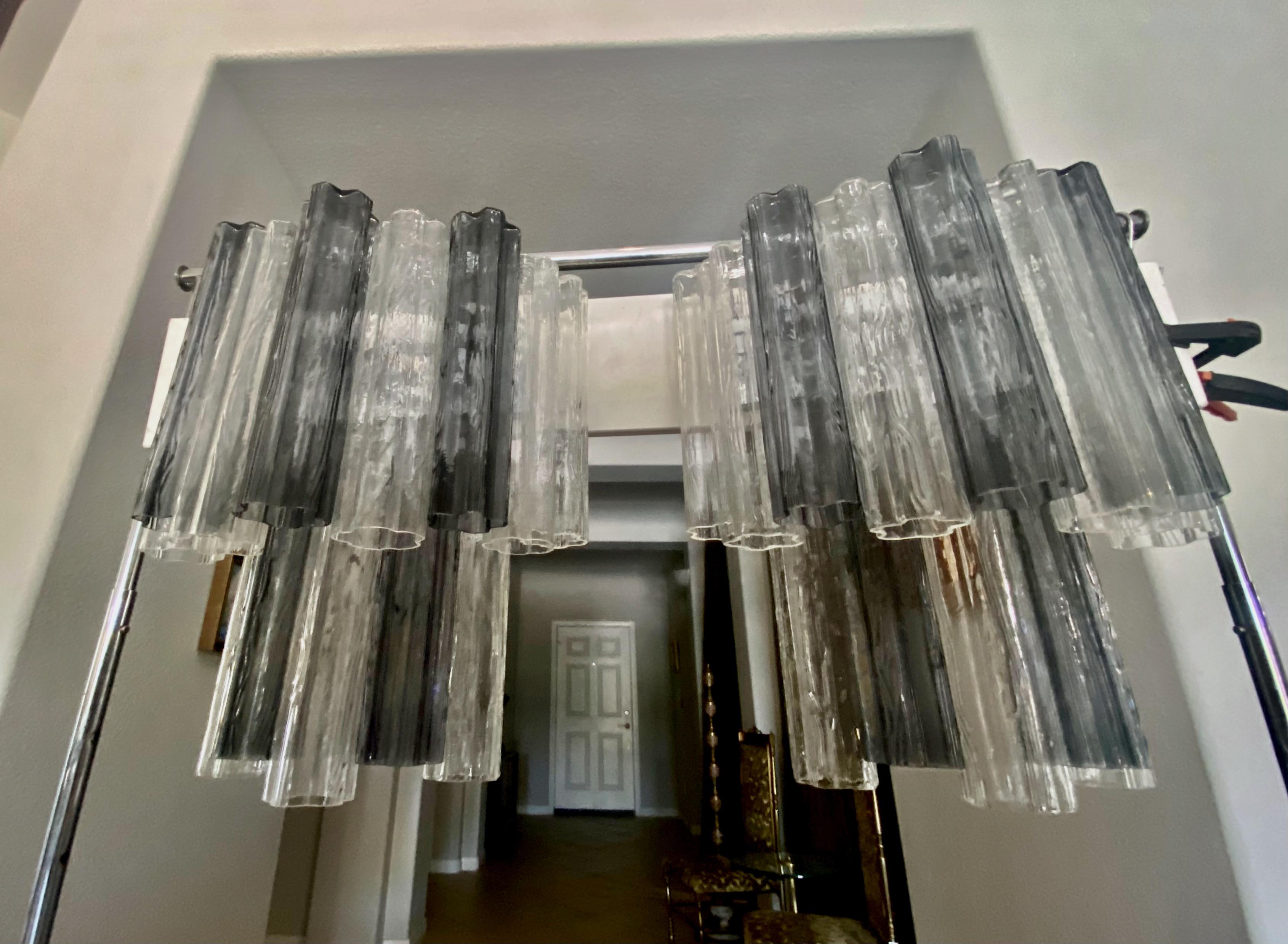 Großes Paar Murano Tonchi-Glasröhren-Wandleuchter (Mitte des 20. Jahrhunderts) im Angebot