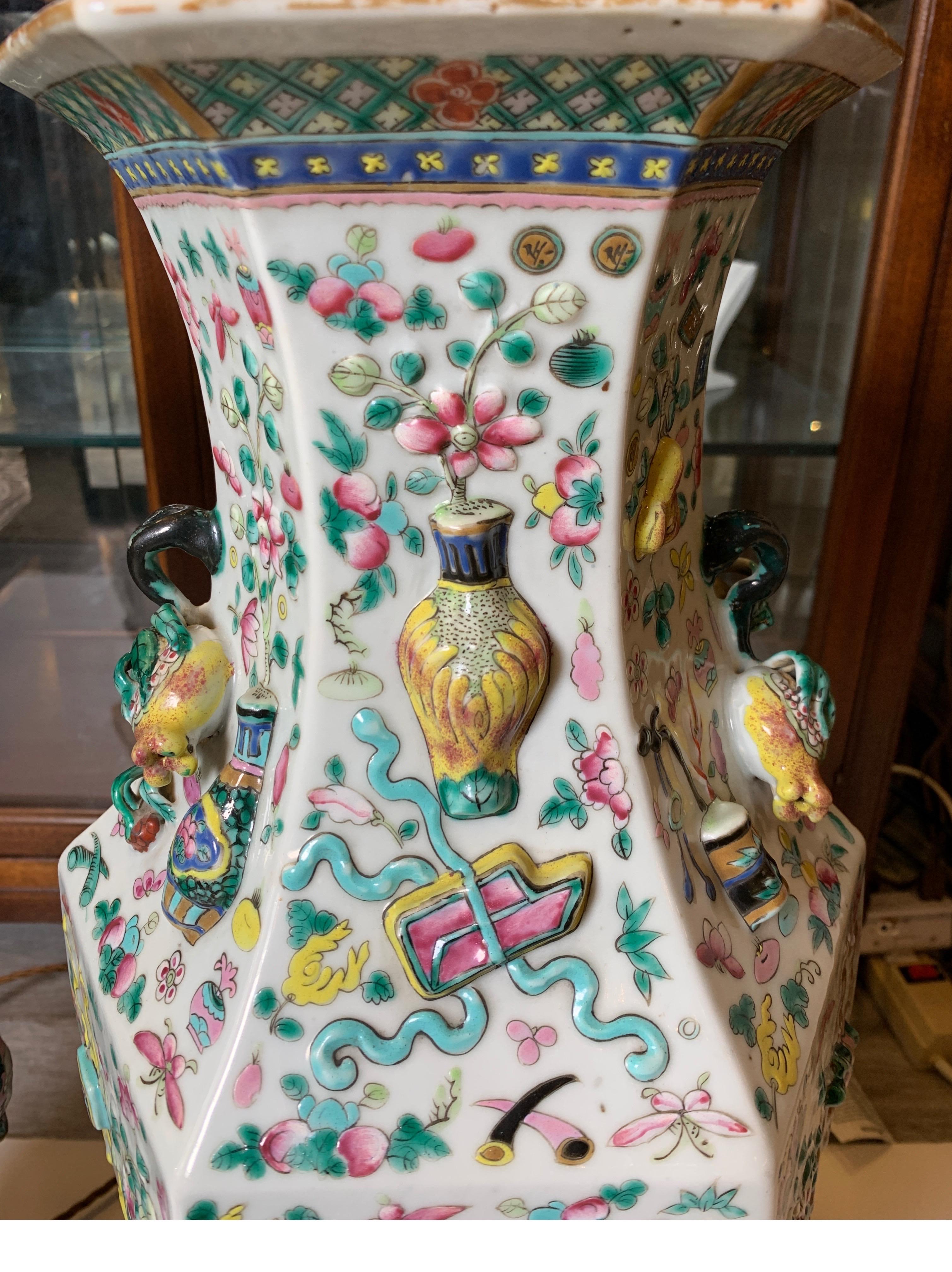 Large Pair of 1820s Chinese Export Porcelain Lamps 10