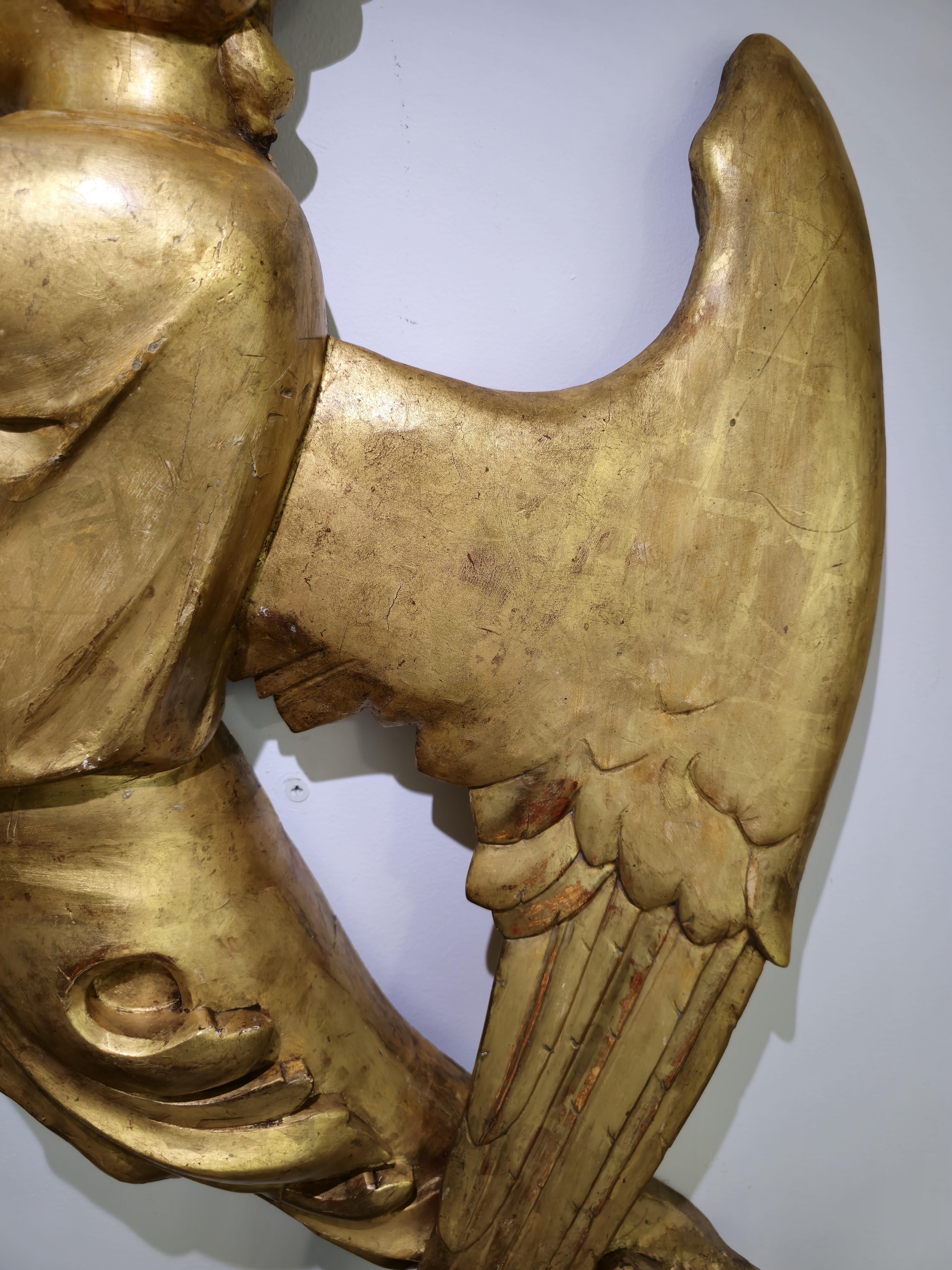 Large Pair of 18th Century Angels in Gilded Wood with 24k Gold 105 cm high For Sale 8