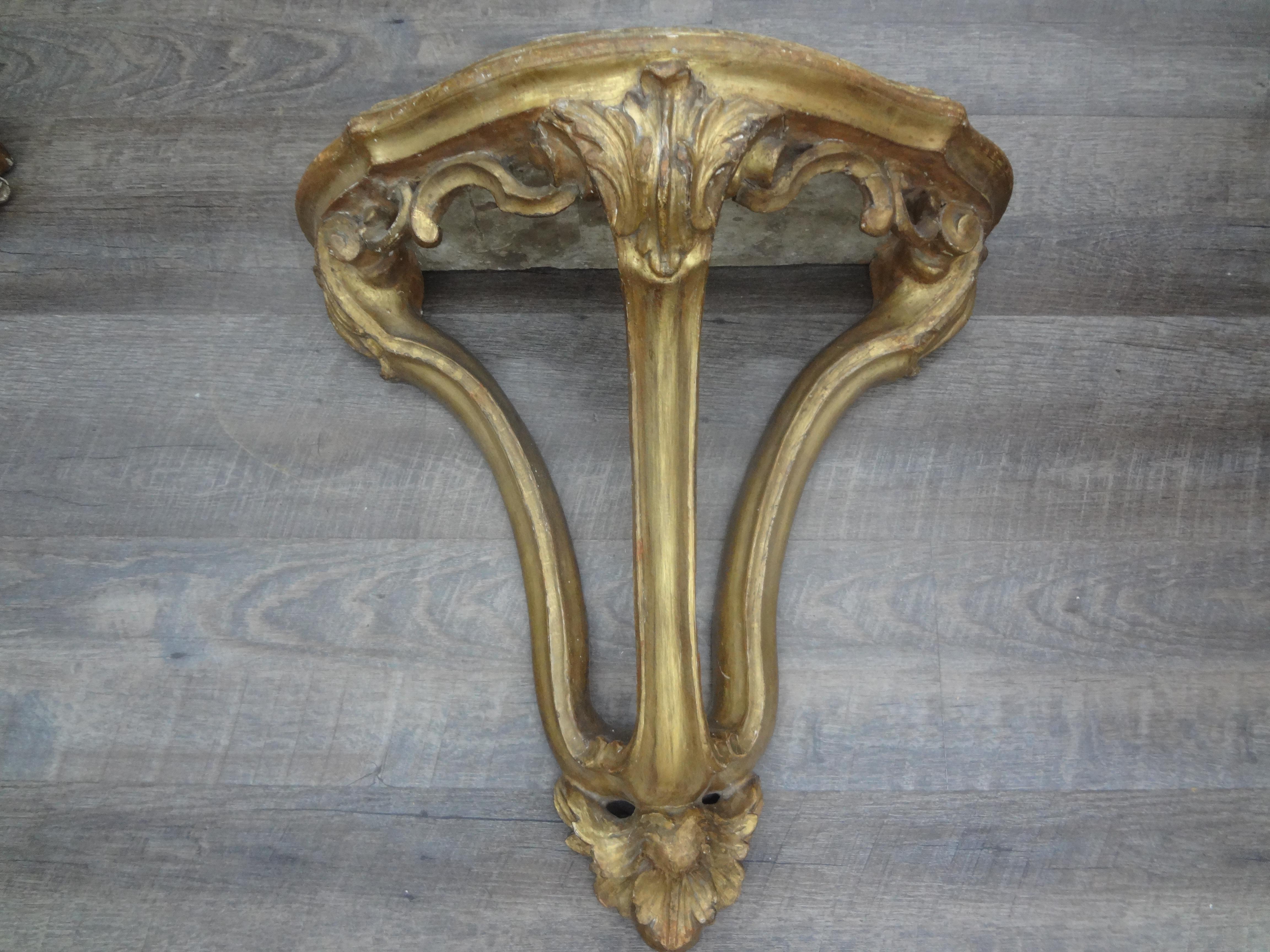 Large Pair of 18th Century Italian Baroque Giltwood Wall Brackets In Good Condition In Houston, TX