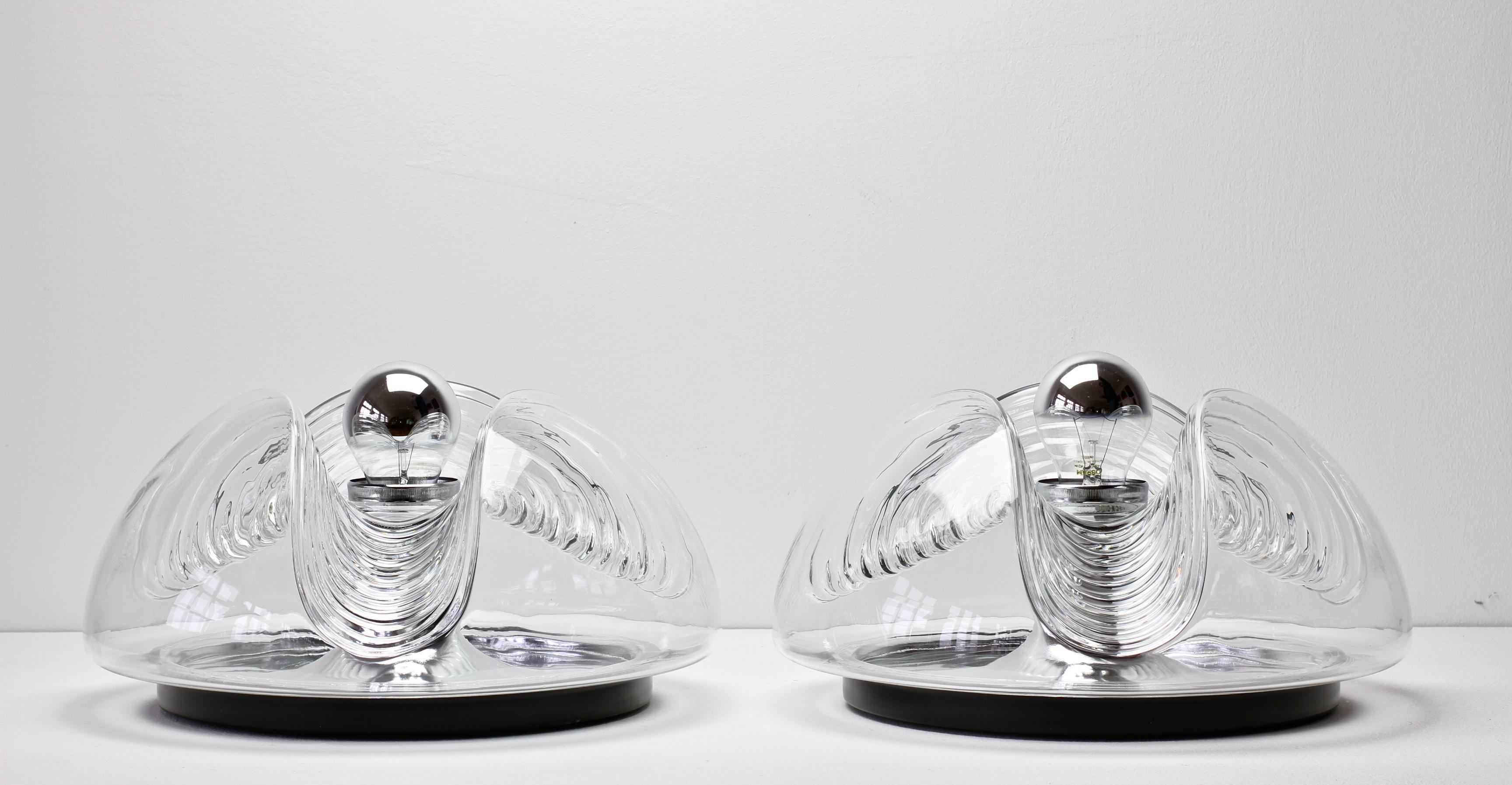 20ième siècle Grande paire d'appliques murales biomorphiques du milieu du siècle dernier de Peill & Putzler, datant des années 1970 en vente