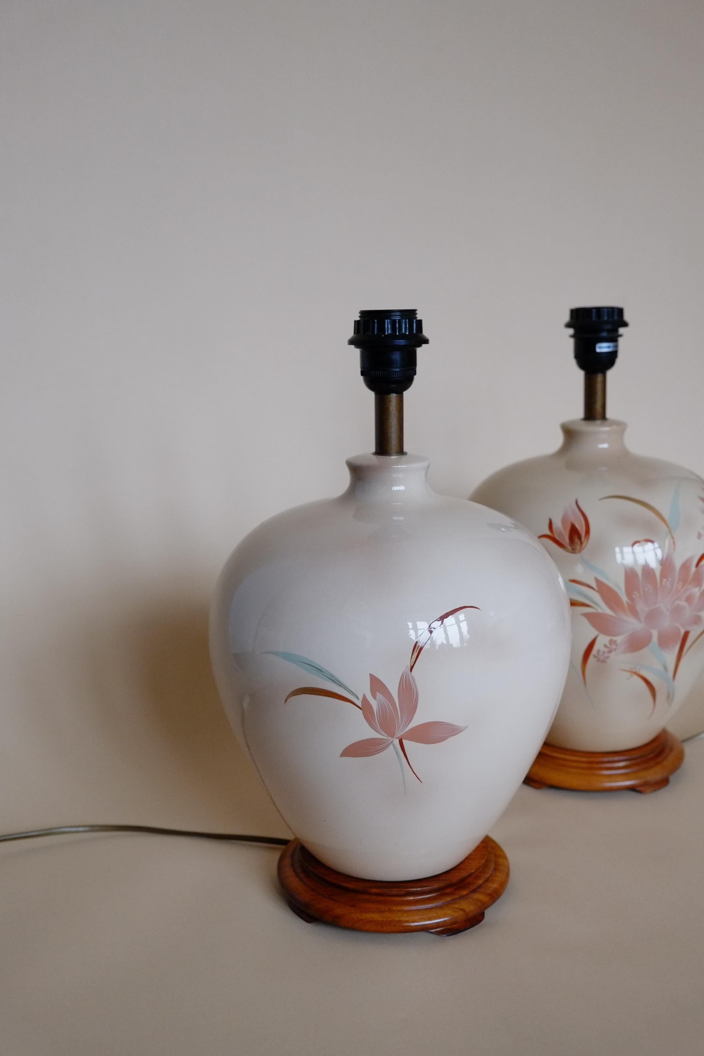 Large Pair of 1980's Floral Pink Ceramic Ginger Jar Lamps In Good Condition For Sale In Leicester, GB