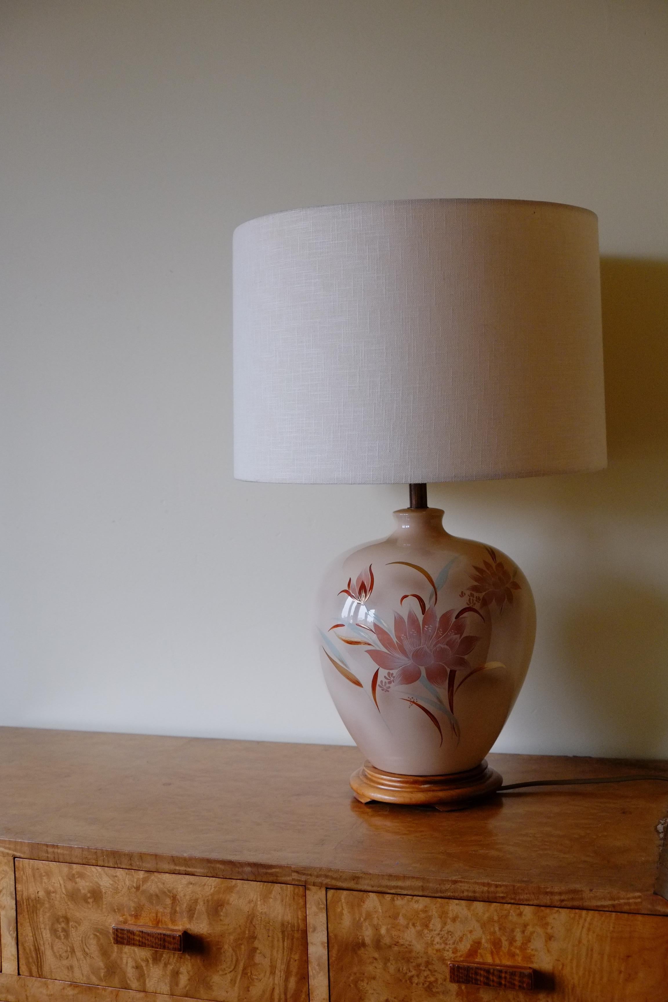 Late 20th Century Large Pair of 1980's Floral Pink Ceramic Ginger Jar Lamps For Sale