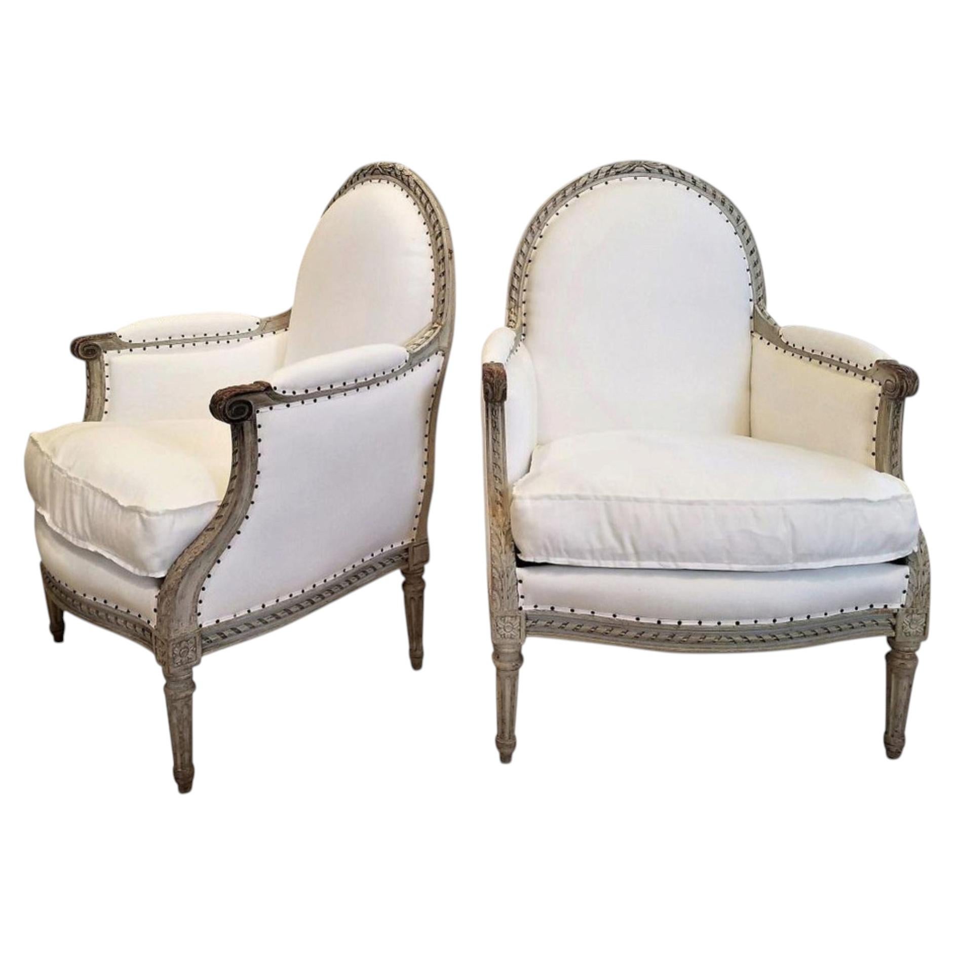 Grande paire de fauteuils Louis XVI du XIXe siècle