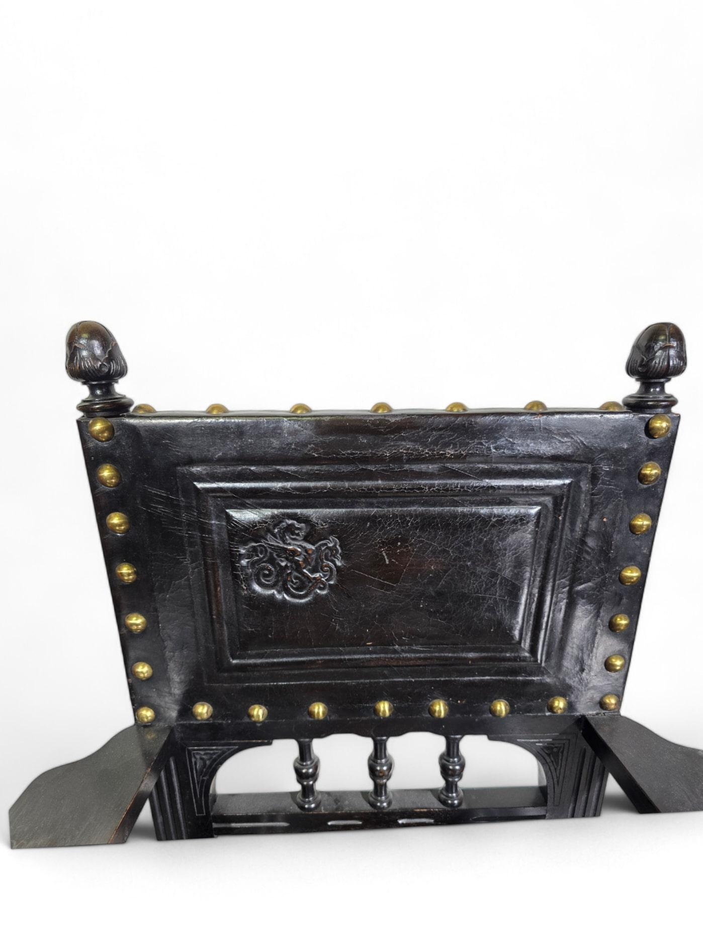 Grande paire de fauteuils castillans du XIXe siècle en vente 5