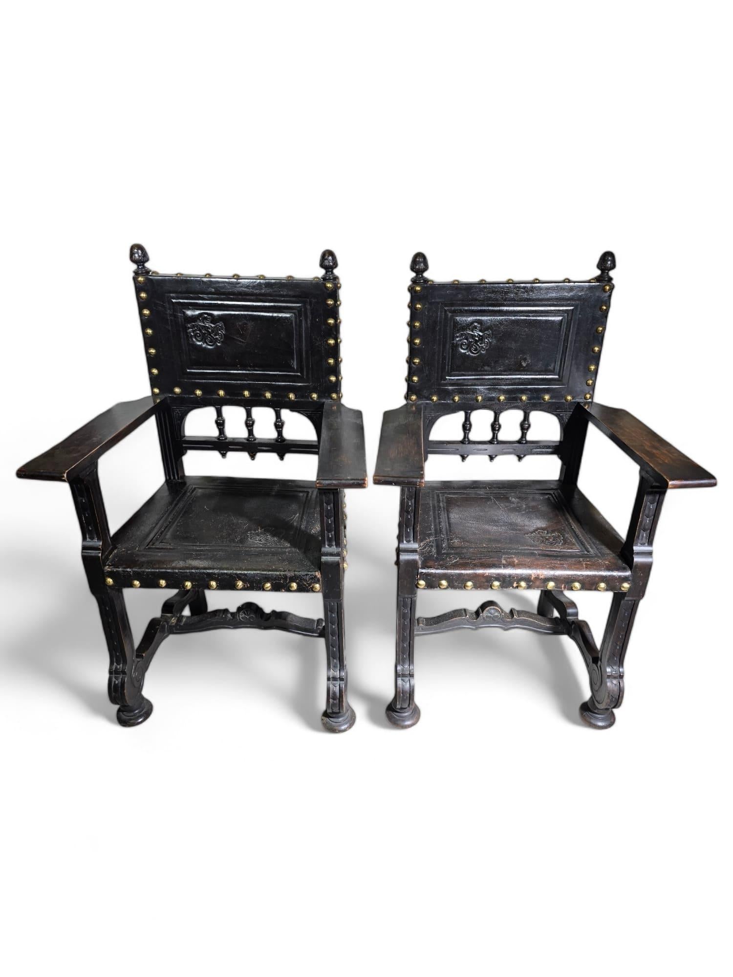 Grande paire de fauteuils castillans du XIXe siècle en vente 7