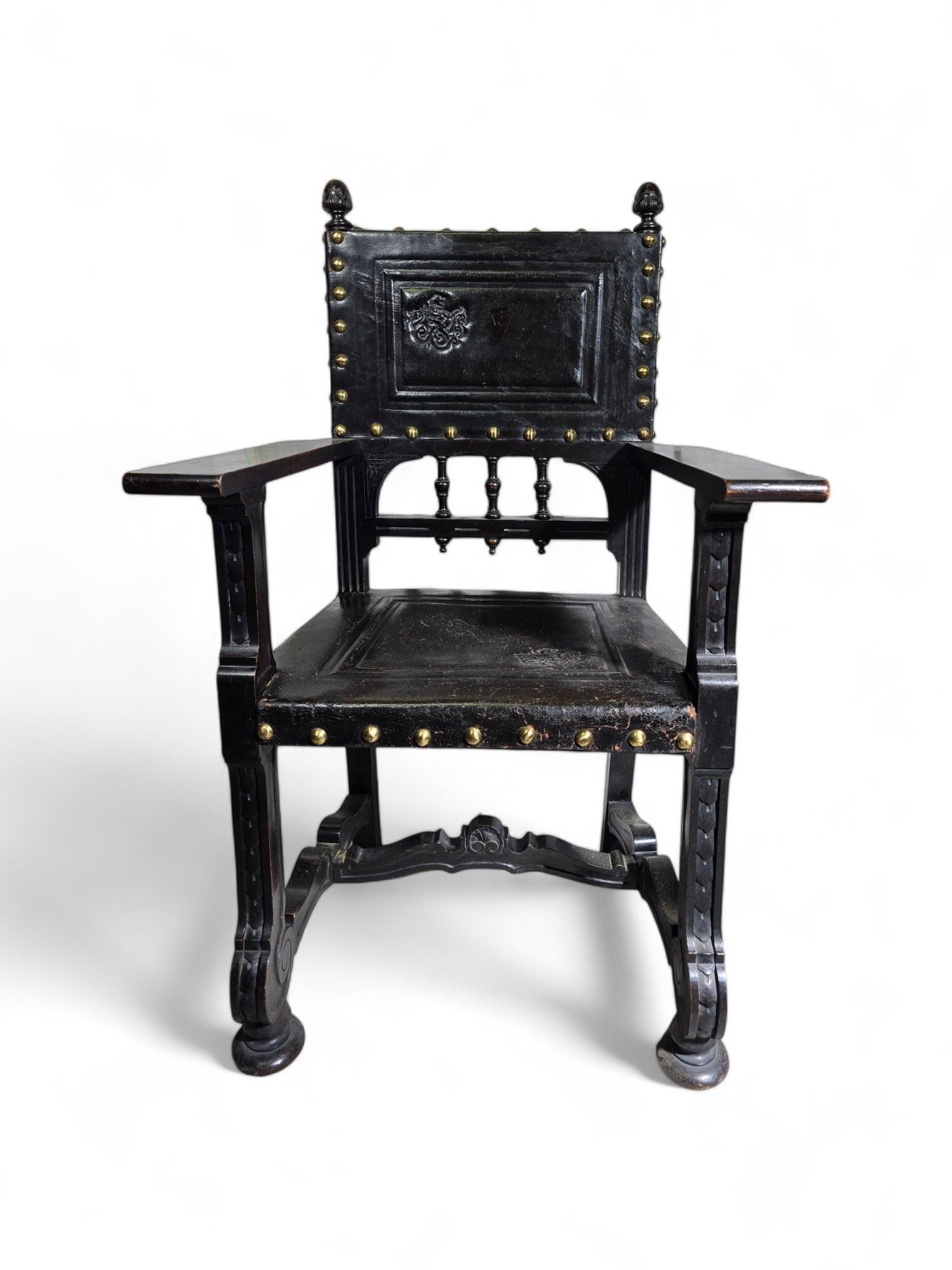 Grande paire de fauteuils castillans du XIXe siècle en vente 1