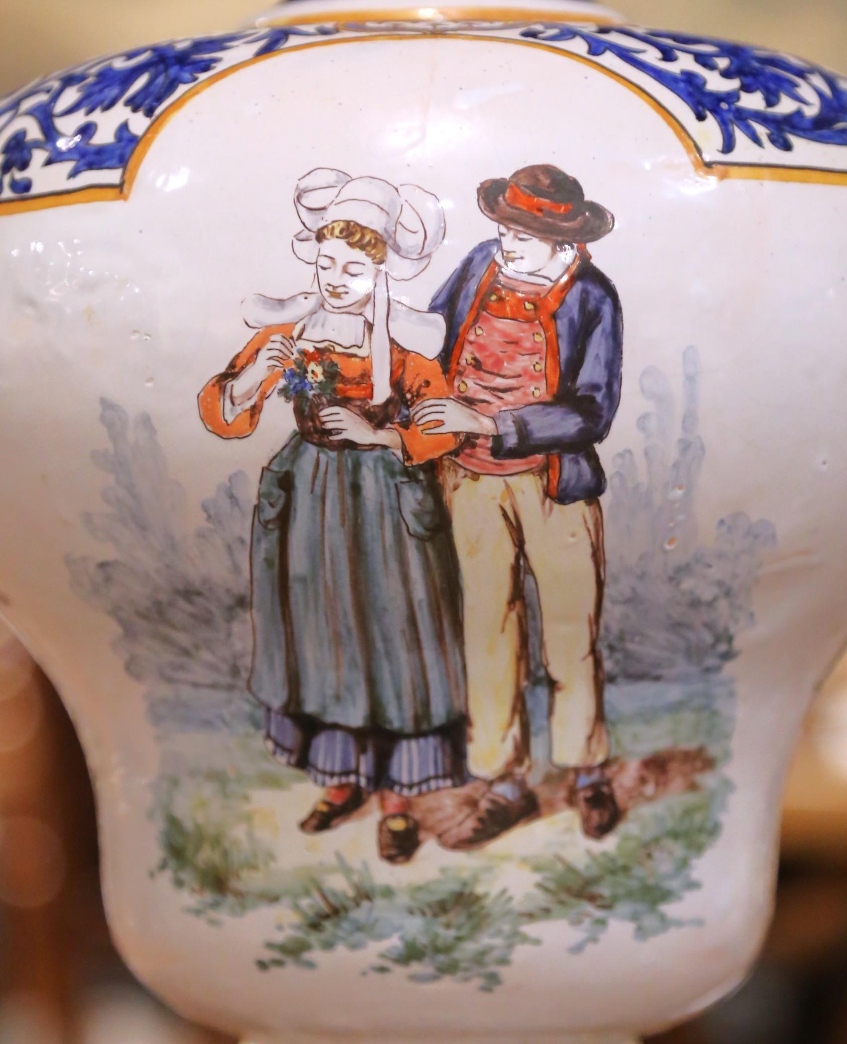 Grande paire d'urnes en faïence de Desvres du 19e siècle avec poignées torsadées en vente 3