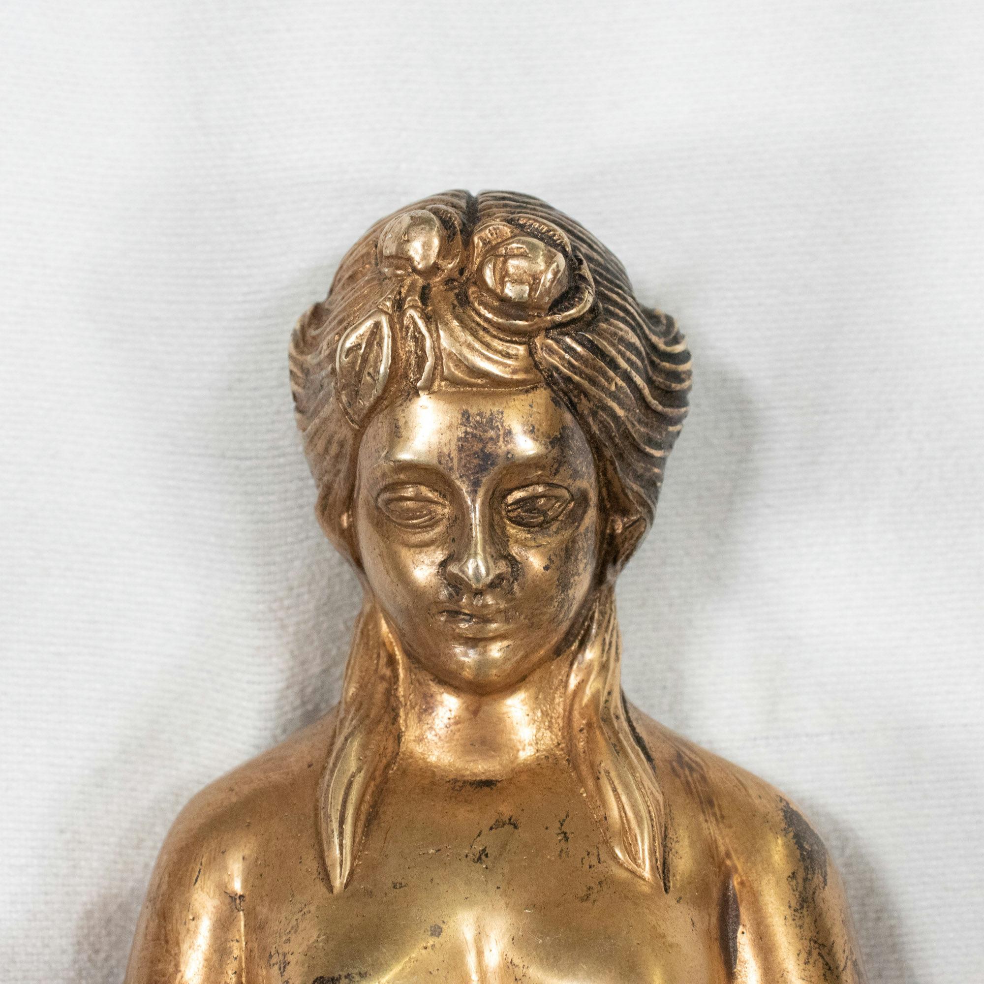 Grande paire d'appliques de style Empire français du 19ème siècle en bronze doré en vente 9