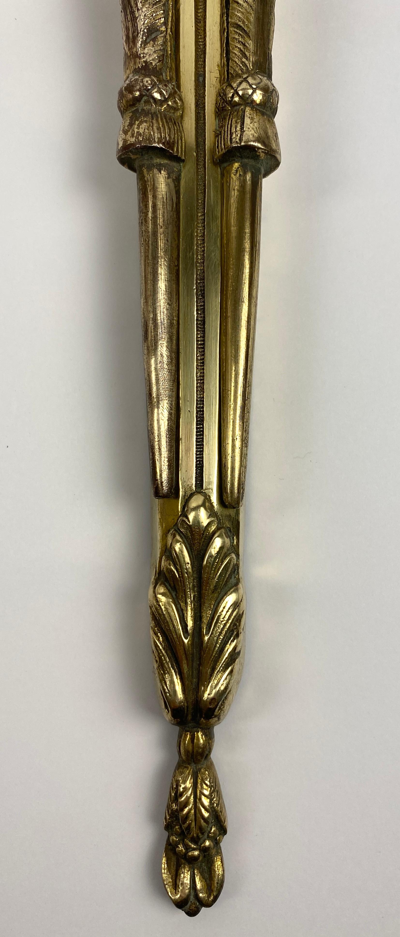 Gran Pareja de Apliques de Bronce de Dos Brazos Estilo Luis XVI Franceses del Siglo XIX Dorado en venta