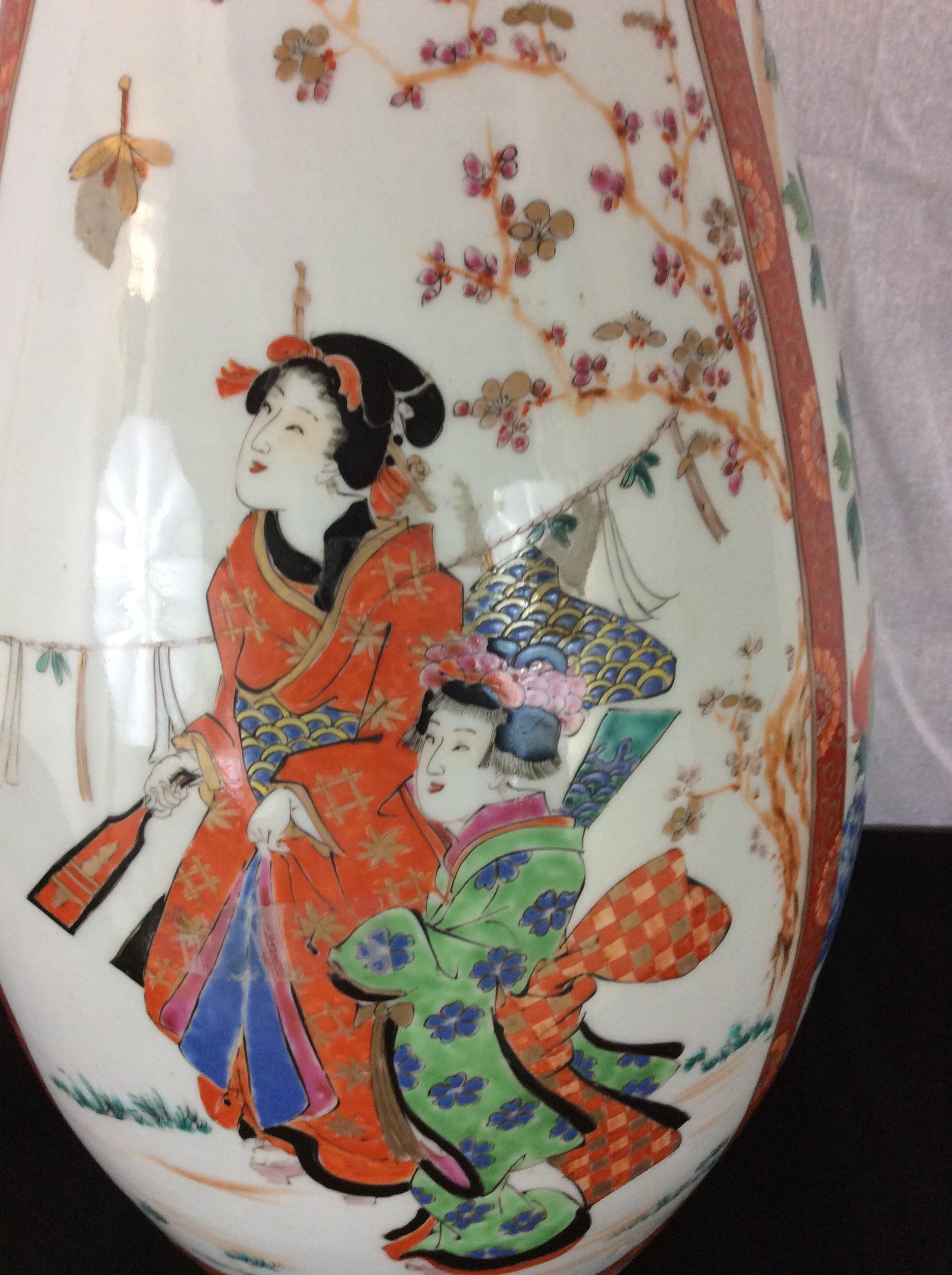 Large Pair of 19th Century Japanese Imari Porcelain Floor Vases For Sale 5
