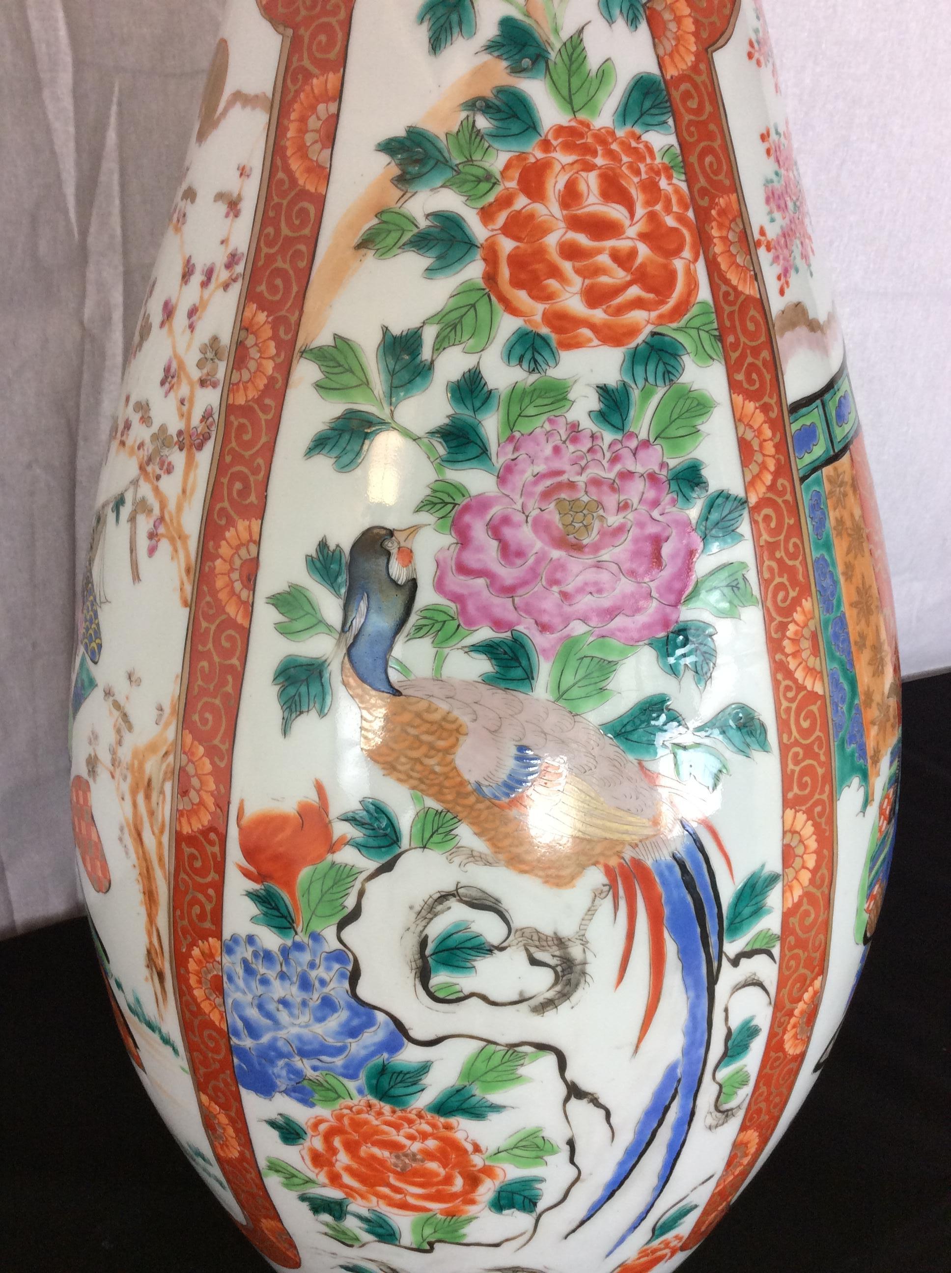 Large Pair of 19th Century Japanese Imari Porcelain Floor Vases For Sale 4