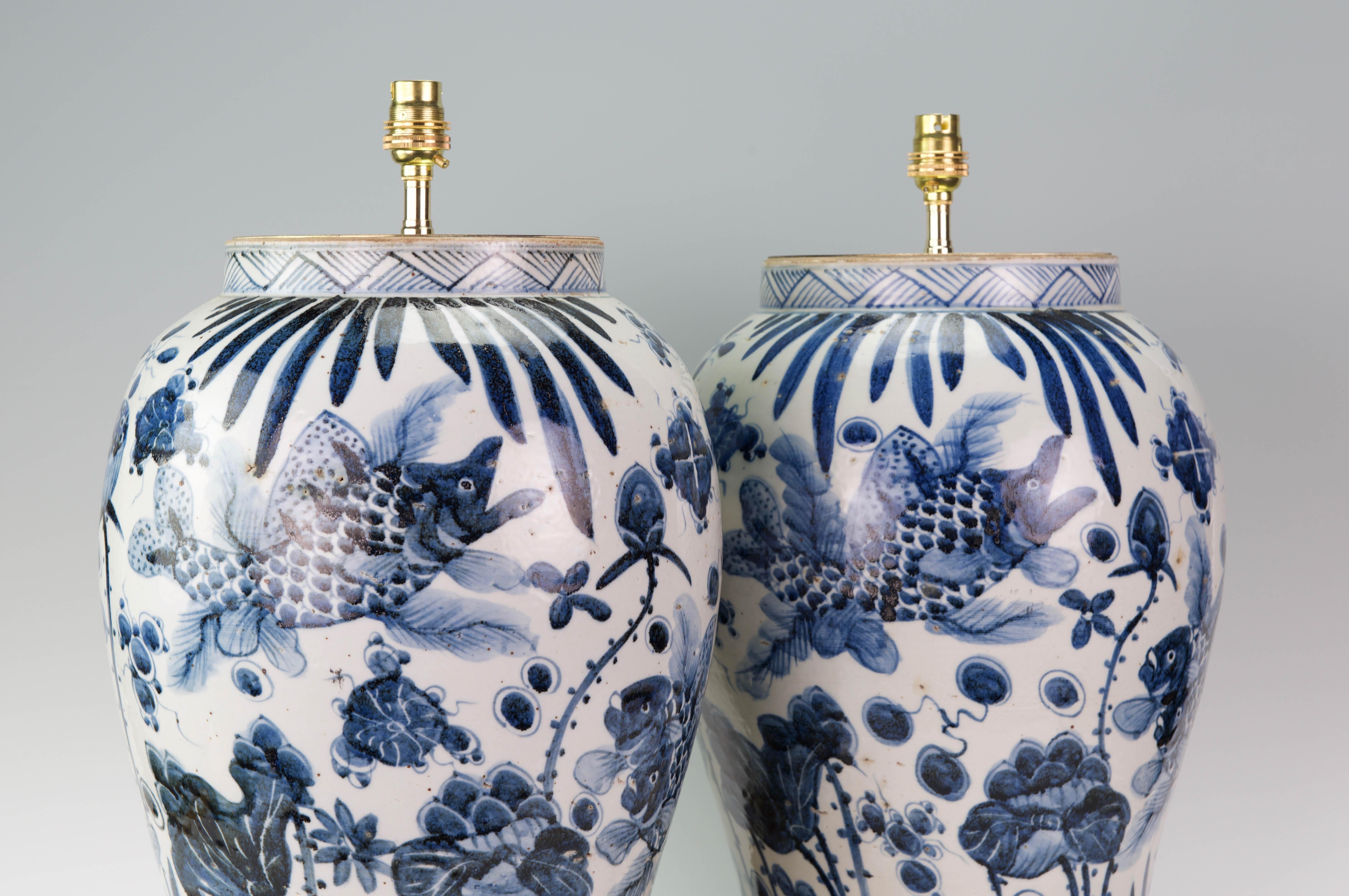 Large Pair of 20th Century Chinese Blue and White Porcelain Table Lamps In Good Condition In London, GB