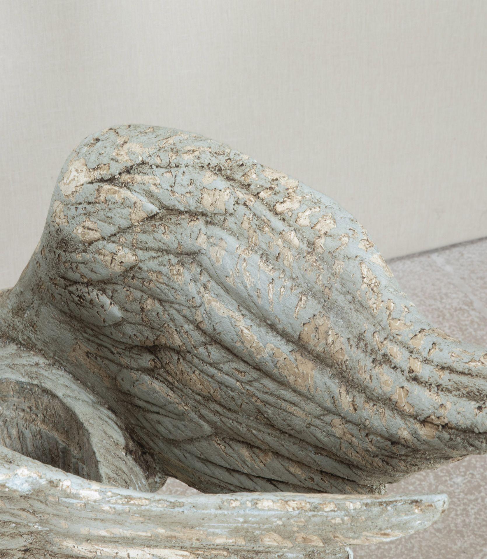 Large Pair of 20th Century Italian Hand Carved Lime Wood Swan Planters en vente 5