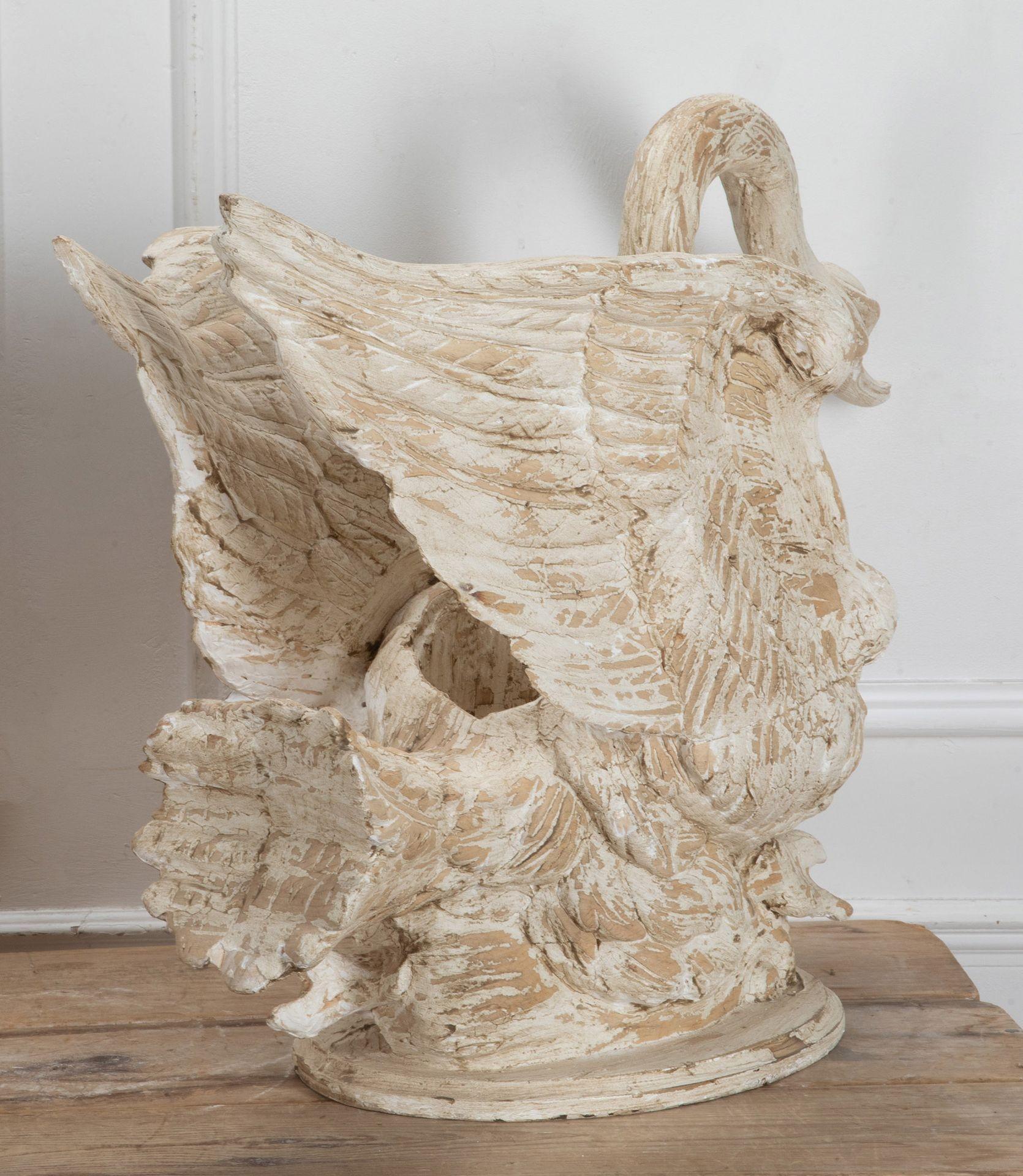 italien Grande paire de jardinières Swan en bois de tilleul sculpté à la main, Italie, 20e siècle en vente