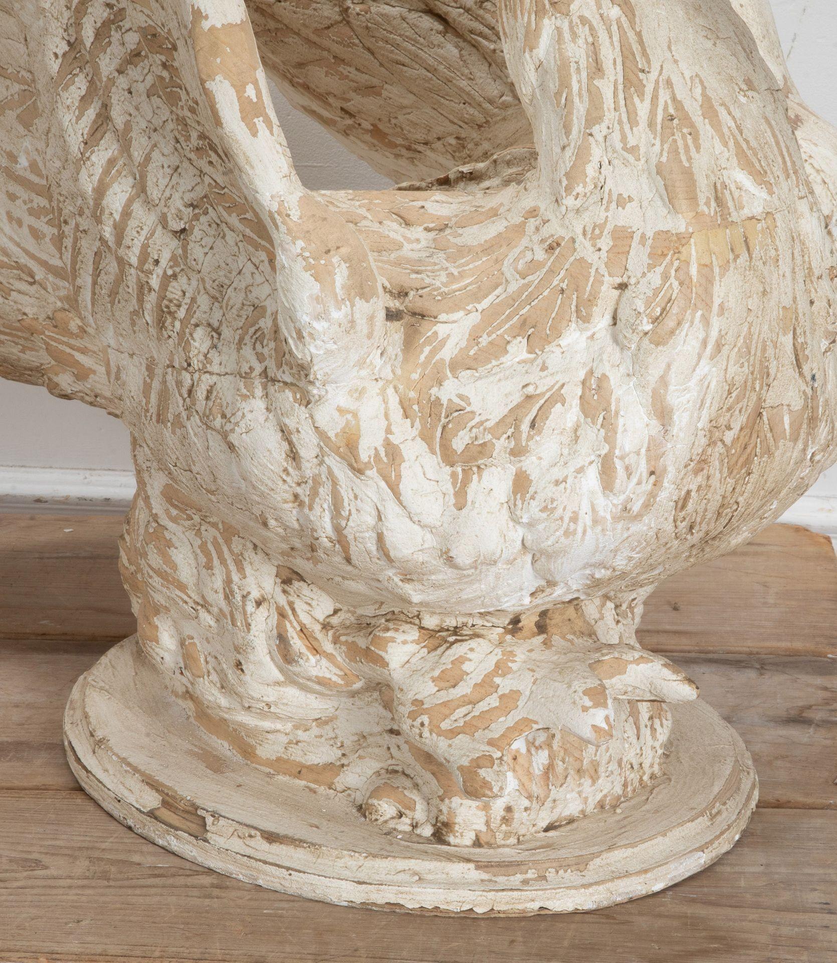Grande paire de jardinières Swan en bois de tilleul sculpté à la main, Italie, 20e siècle Bon état - En vente à Gloucestershire, GB