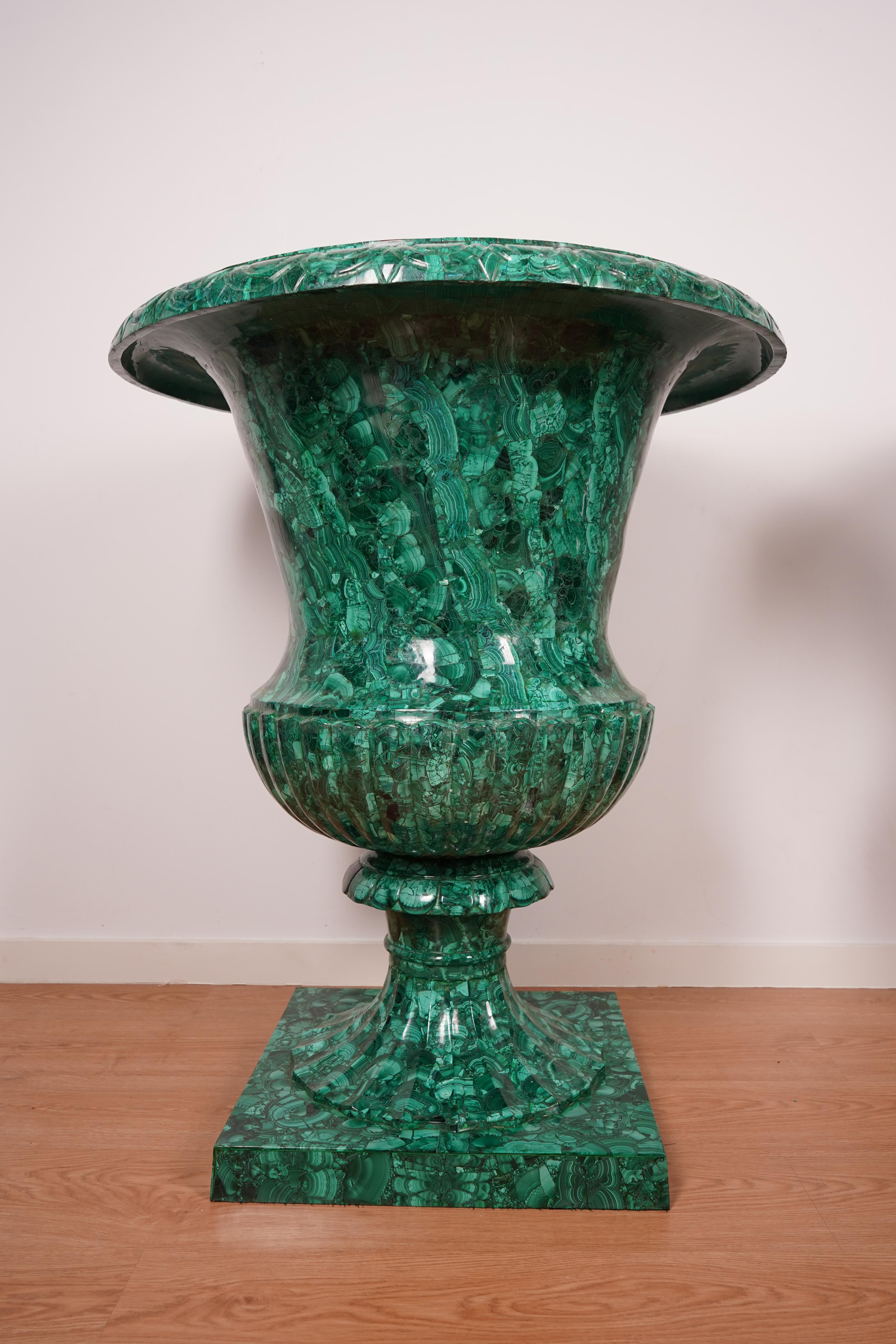Large Pair of 20th-Century Malachite Vases – 100 cm For Sale 1