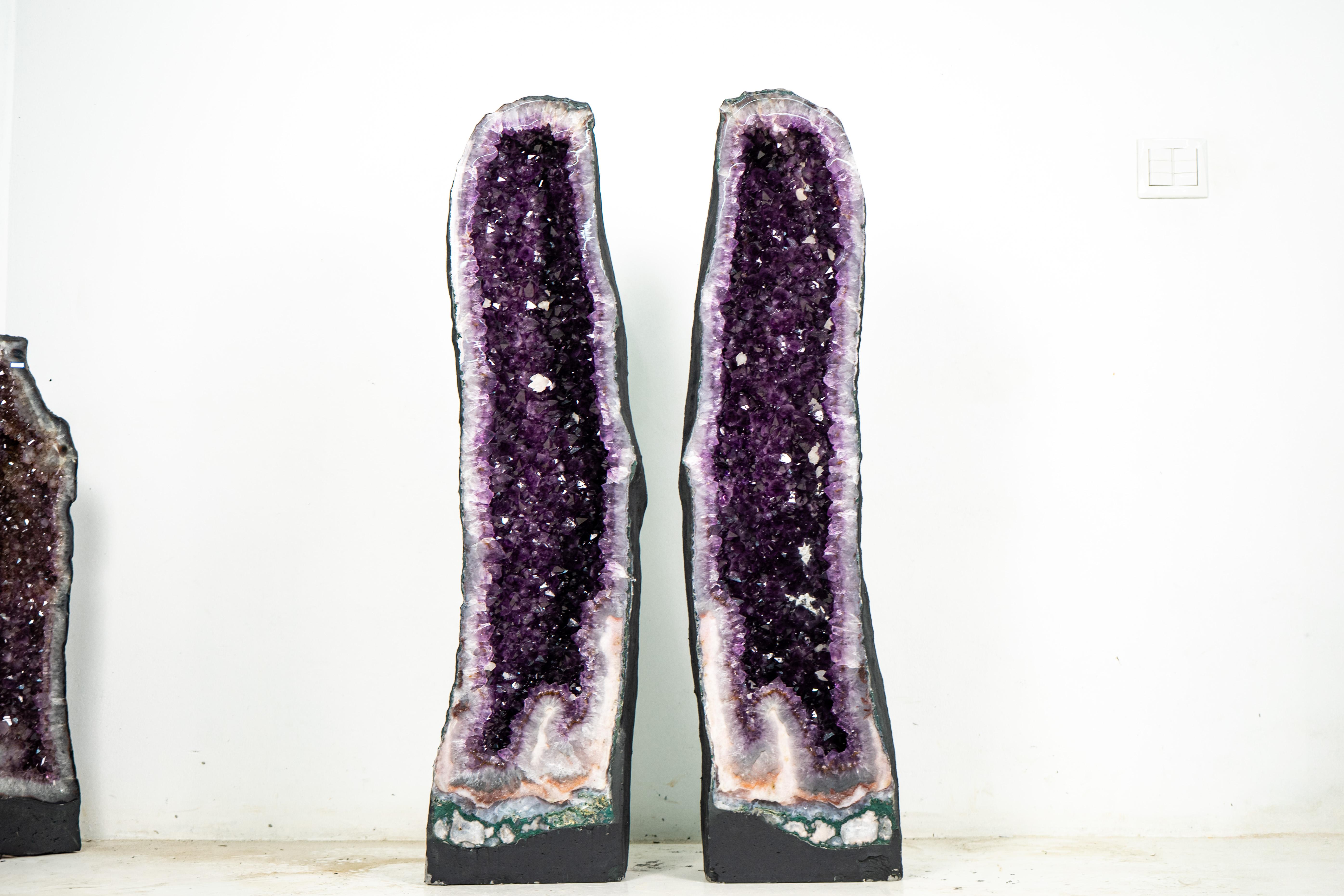 Large Pair of AAA Amethyst Cathedral Geodes In New Condition For Sale In Ametista Do Sul, BR
