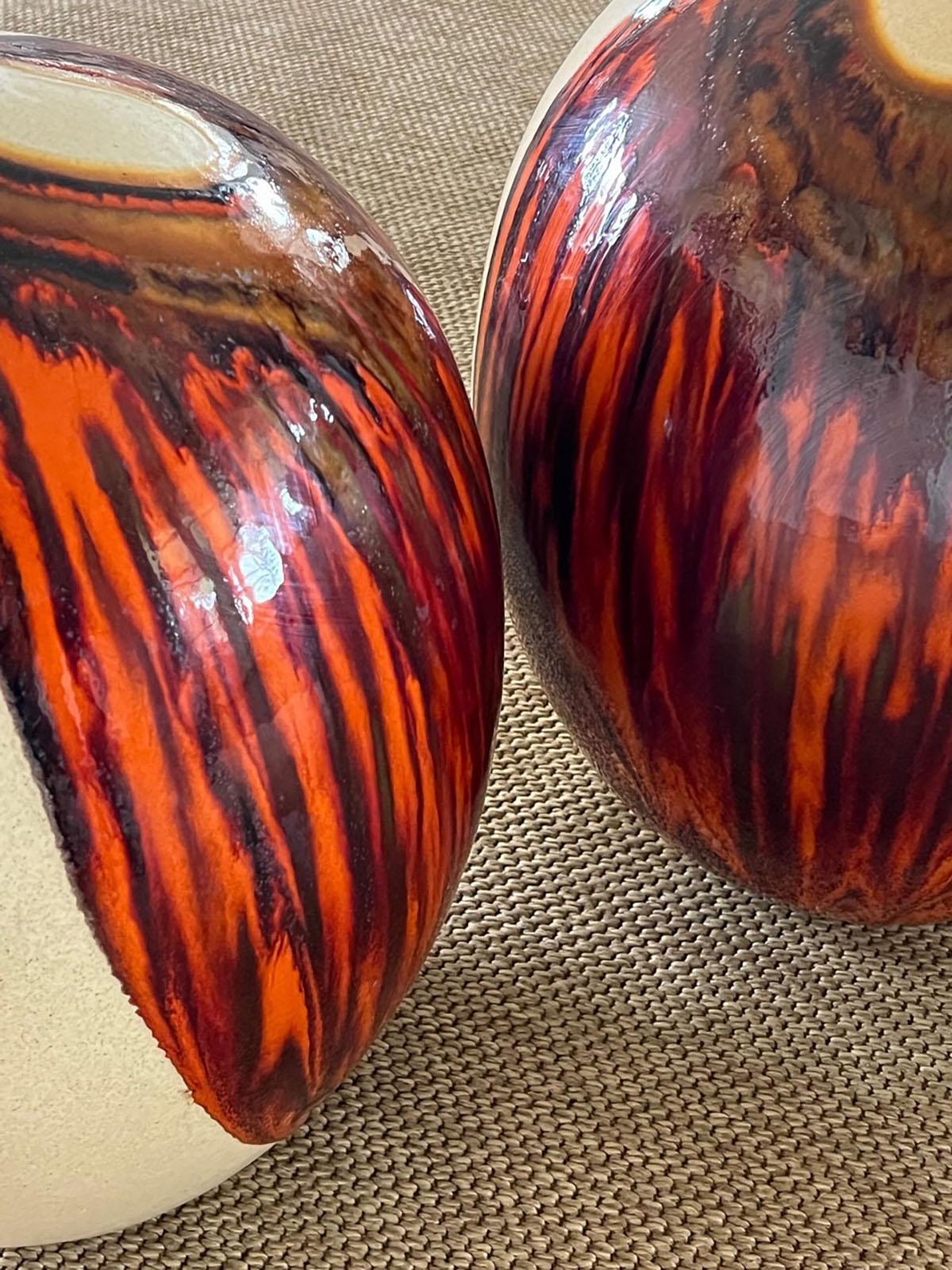 North American Large Pair of American 1960s Drip Glaze Ovoid-form Pottery Lamps For Sale