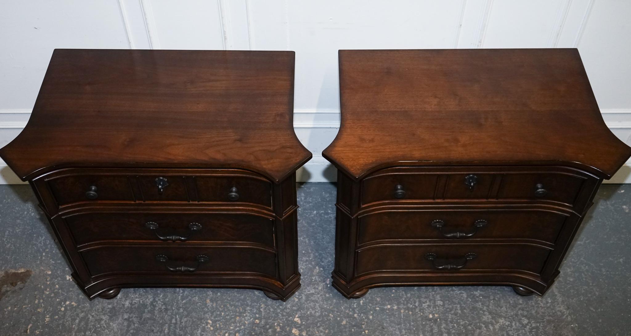 LARGE PAIR OF AMERICAN THOMASVILLE TRINIDAD NIGHTSTANDS BEDSiDE TABLES en vente 7