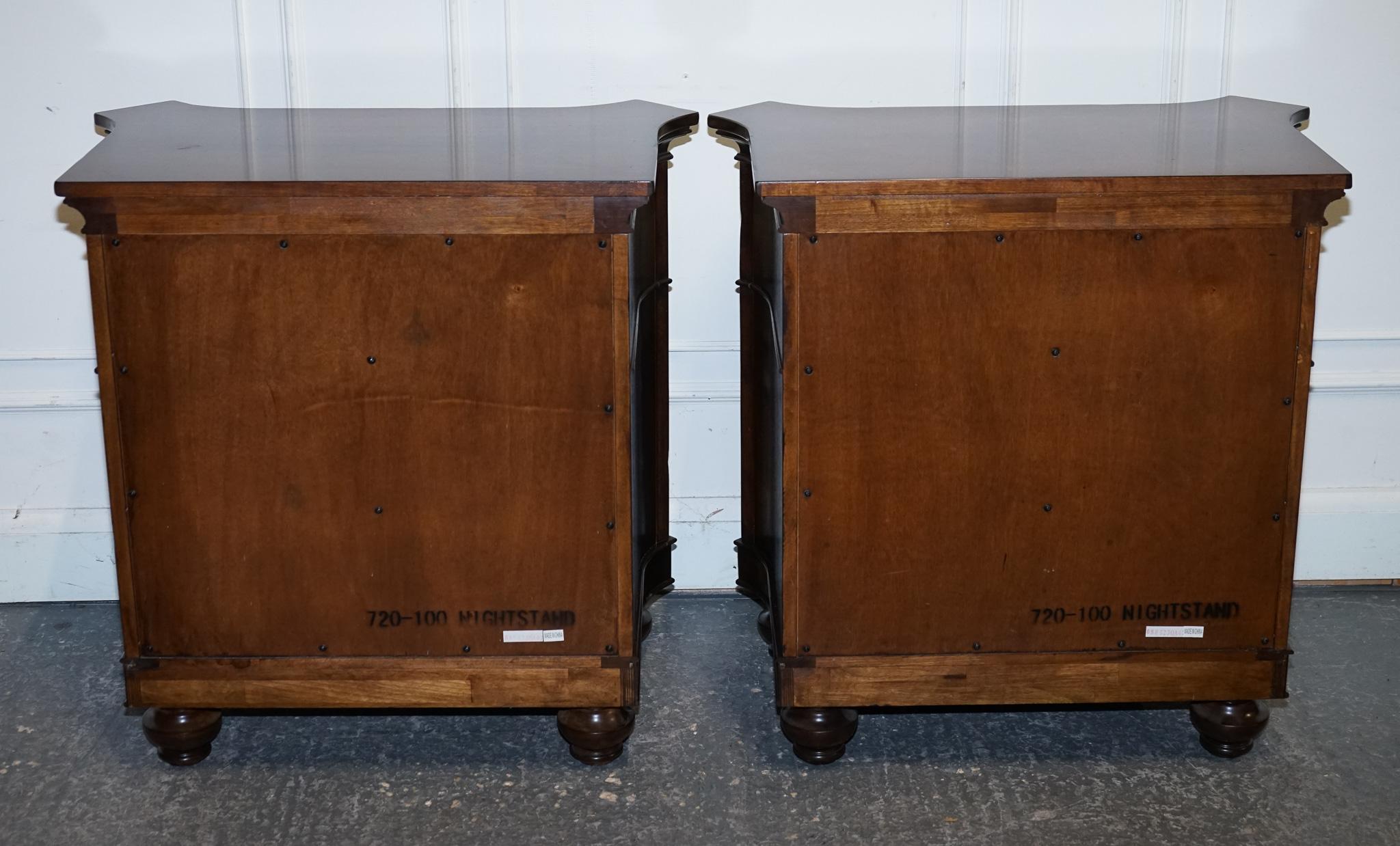 LARGE PAIR OF AMERICAN THOMASVILLE TRINIDAD NIGHTSTANDS BEDSiDE TABLES en vente 2